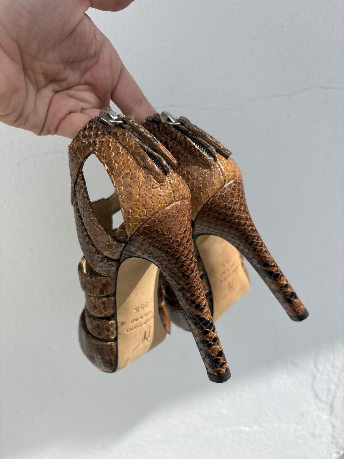 Giuseppe Zanotti Giuseppe zanotti vicini snakeskin heels Size US 6 / IT 36 - 22 Thumbnail