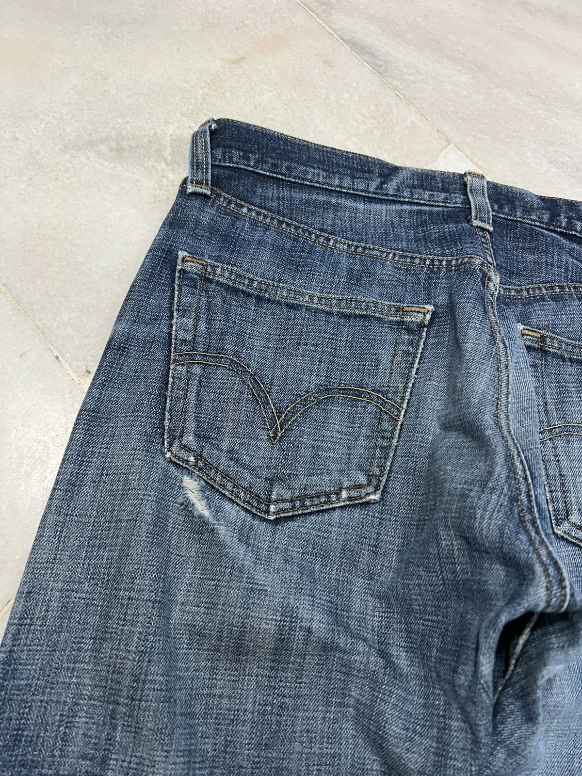 Levi's × Levi's Vintage Clothing 💥Rare 90’s style Levis 501 Kurt Corbain Distress Washed Jean Size US 31 - 15 Thumbnail
