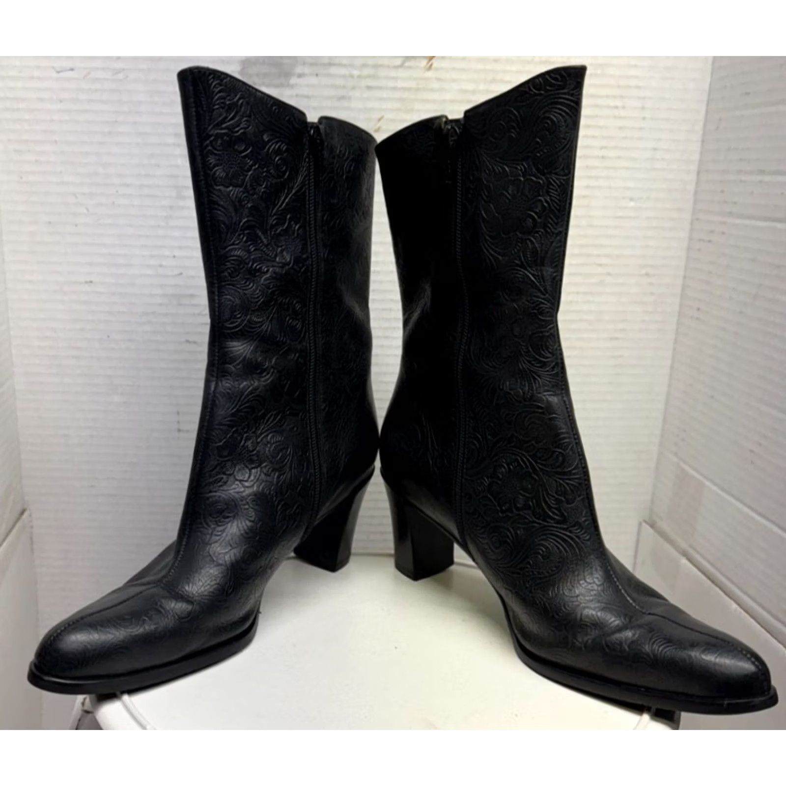 Vintage A Marinelli Archer Tooled Embossed Leather Boots Black Women 7.5M 38 Size US 8 / IT 38 - 5 Thumbnail