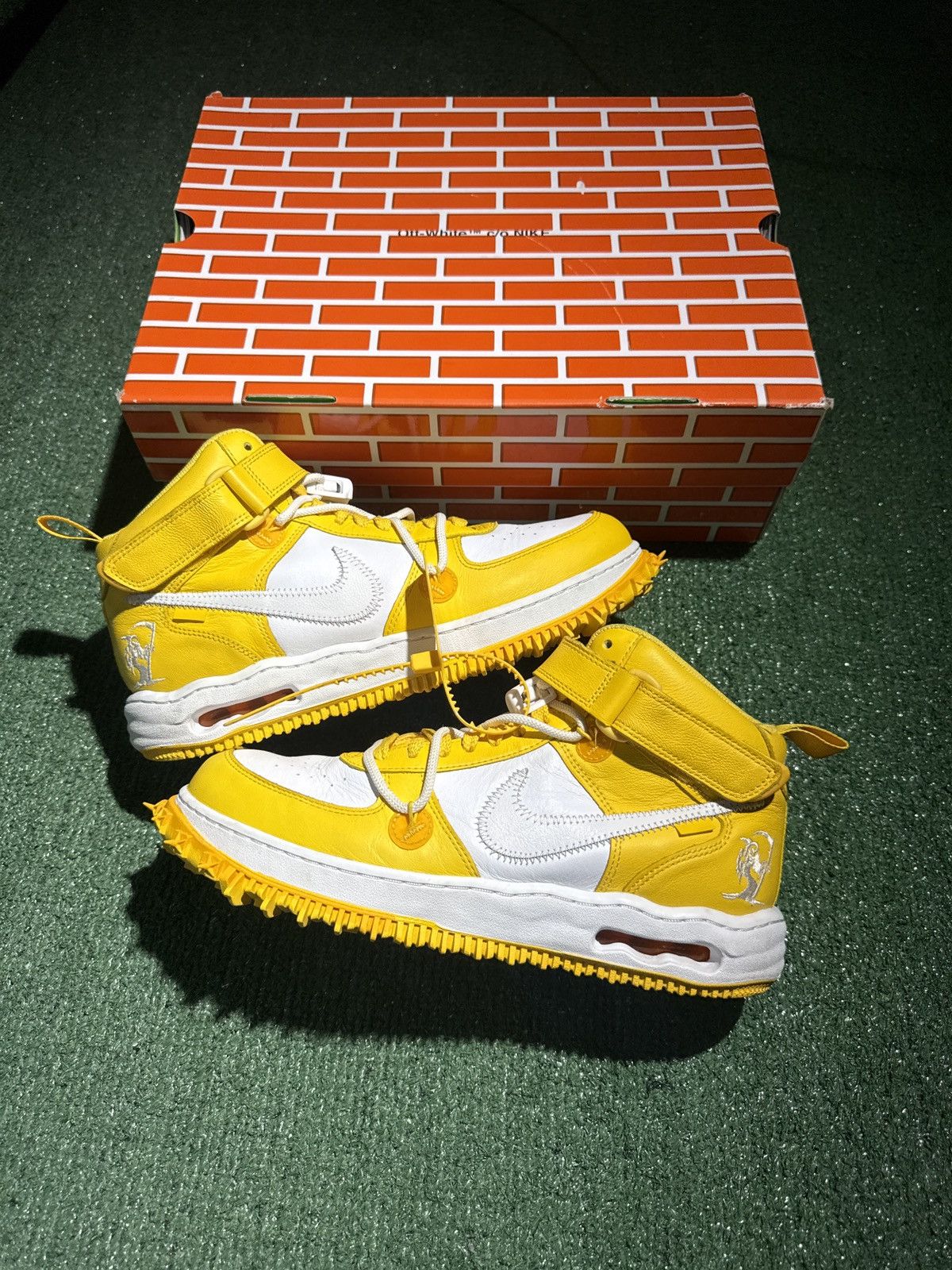 Nike × Off-White Nike air force 1 mid sp off white varsity maize Size US 10.5 / EU 43-44 - 1 Thumbnail