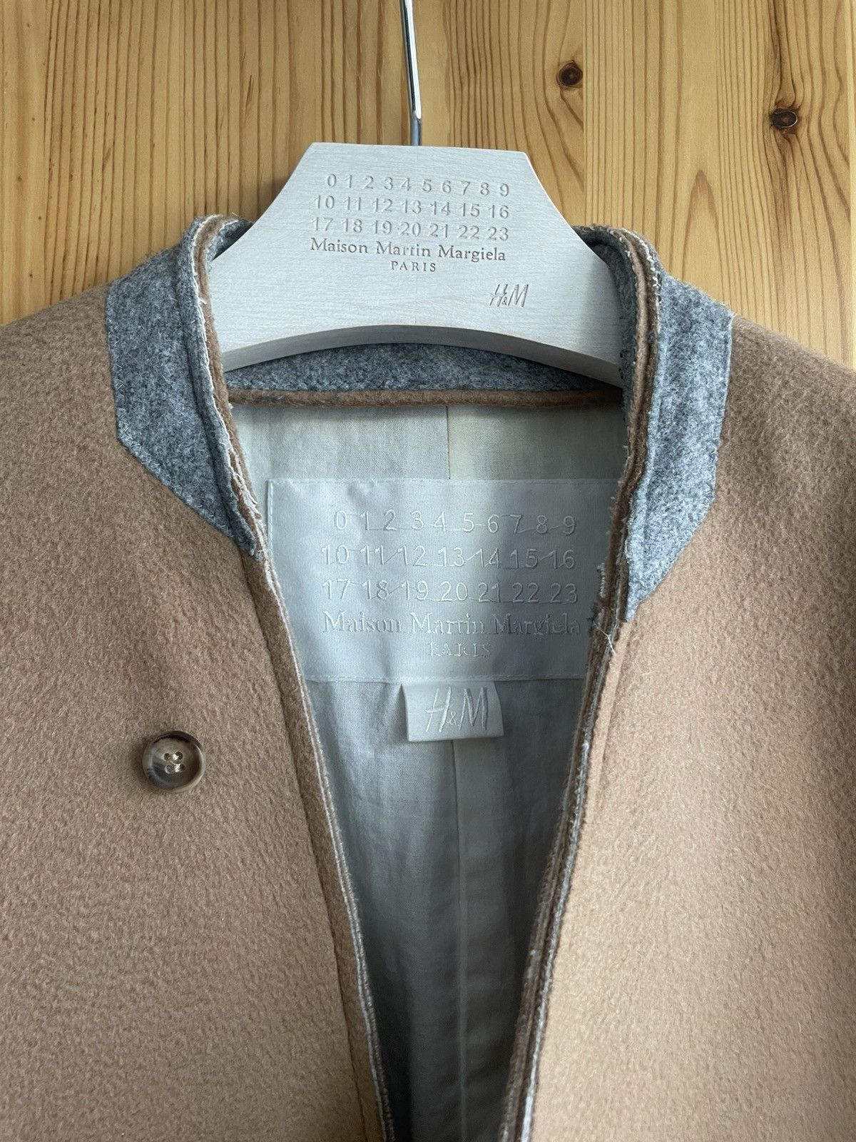 H&M × Maison Margiela Maison Margiela x H&M Camel Coat Size US S / EU 44-46 / 1 - 5 Thumbnail