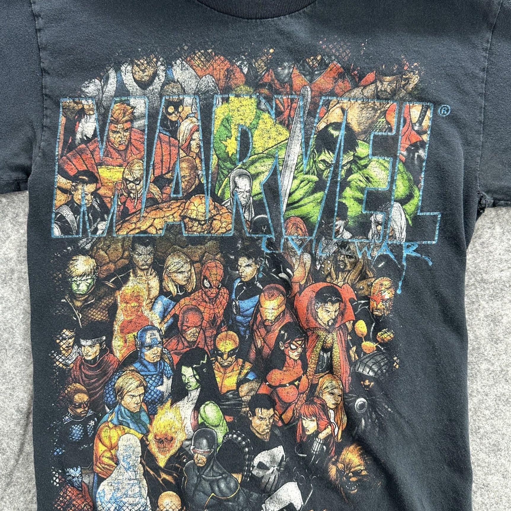Vintage VINTAGE Marvel Civil War T-Shirt Mens Large Black Comic Book Superhero 2011 Graphic Tee Size US L / EU 52-54 / 3 - 2 Thumbnail