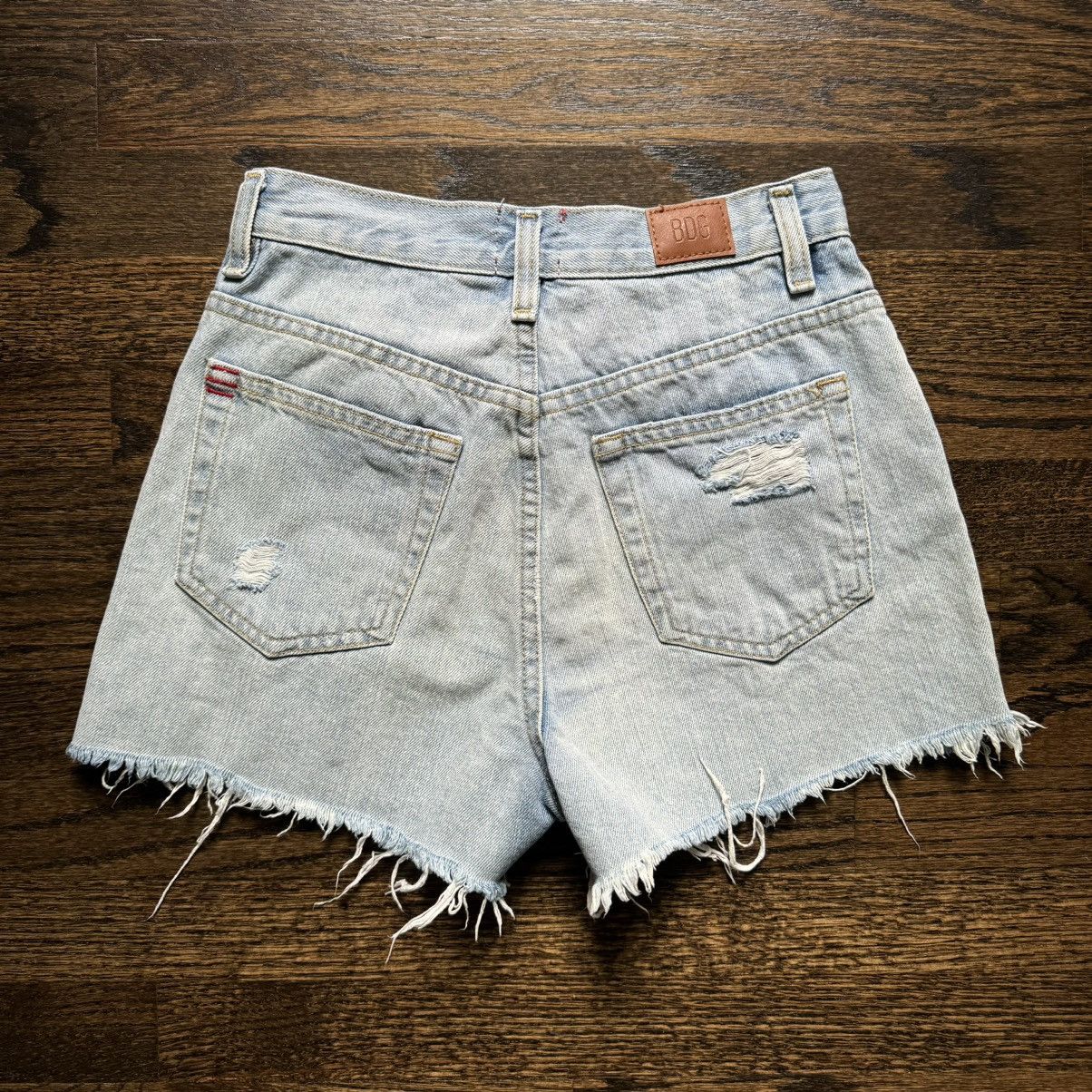 Bdg Urban Outfitters BDG Girlfriend High Rise Denim Shorts (25) Size 25" / US 0 / IT 36 - 2 Thumbnail