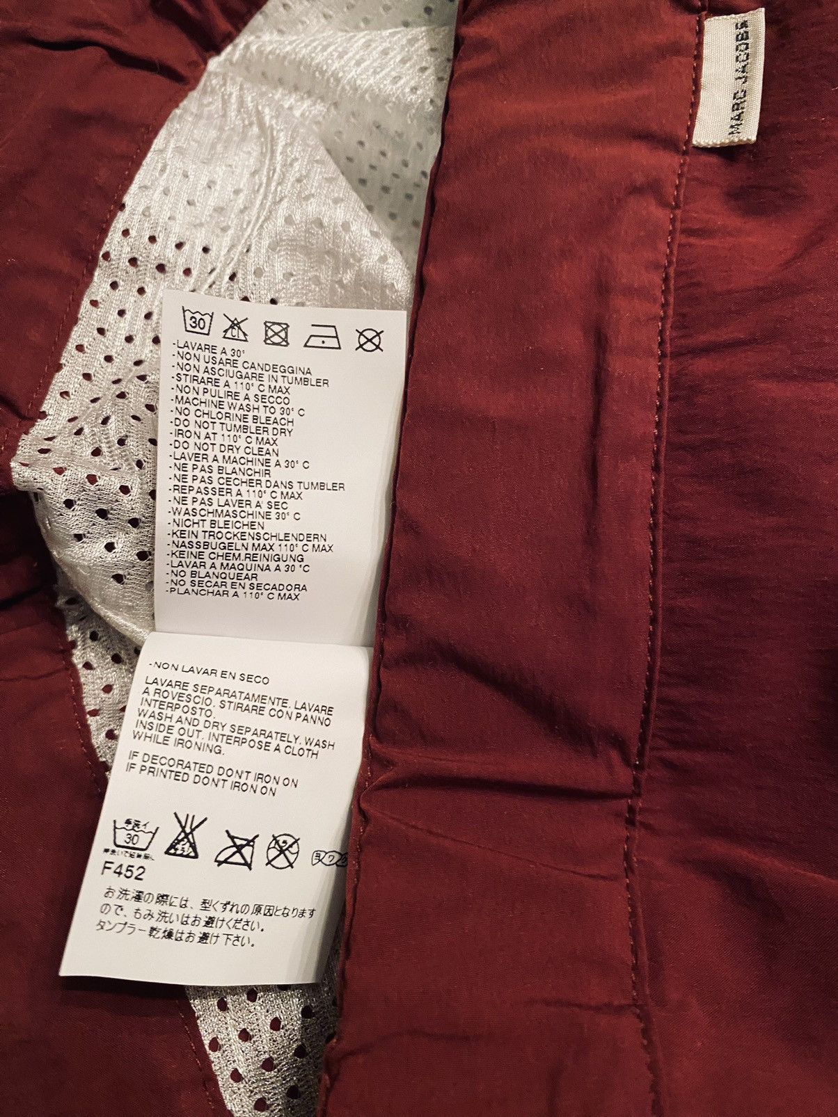 Marc Jacobs Marc Jacobs 🇮🇹 Dark Red Electric Logo Board Shorts 50 NEW Size US 34 / EU 50 - 9 Thumbnail
