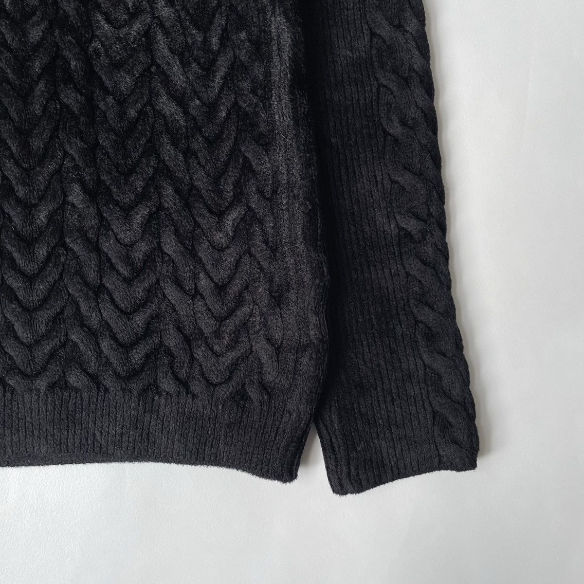 Haider Ackermann Black Chenile Chevron Velvet Sweater Size US S / EU 44-46 / 1 - 15 Thumbnail