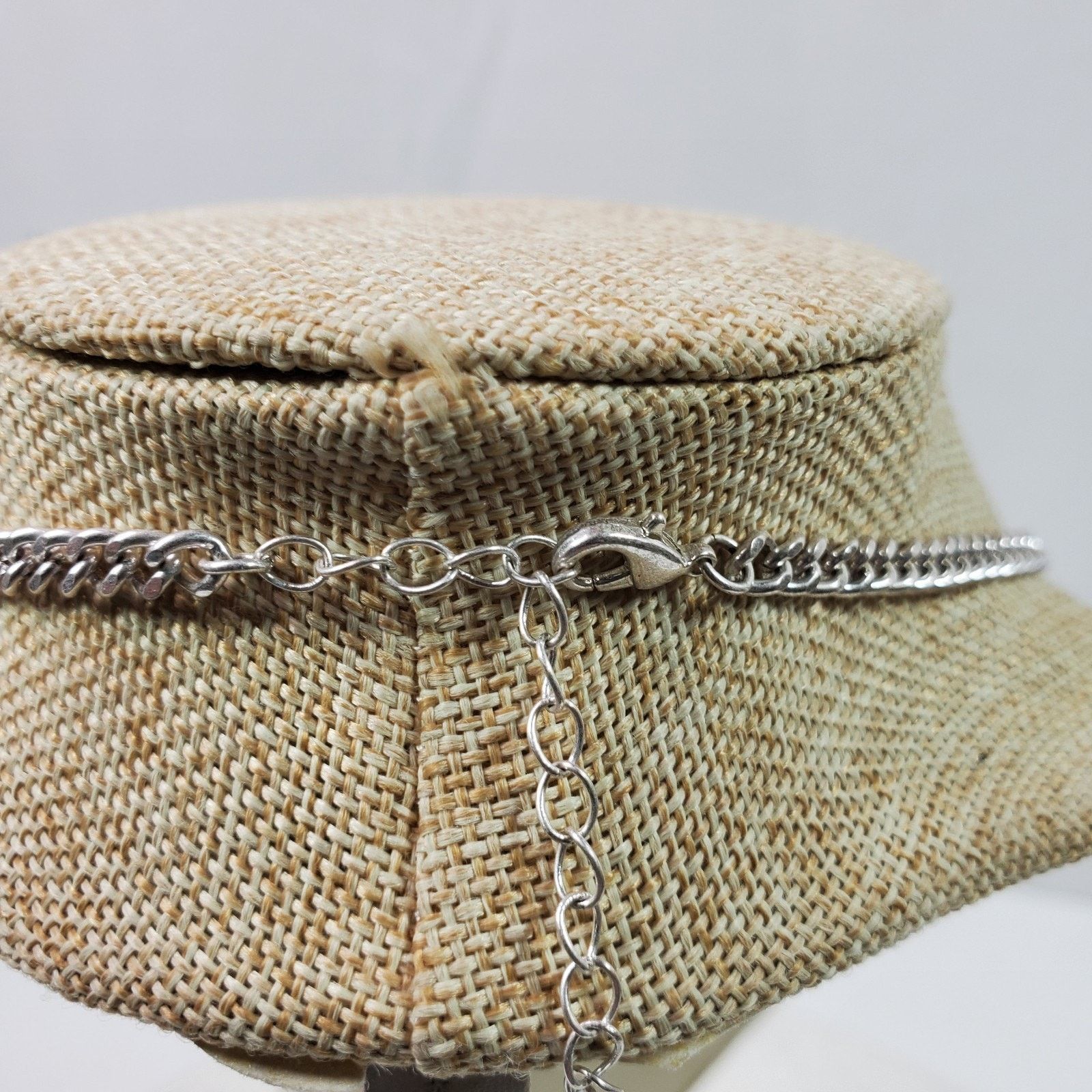The Unbranded Brand Casual Career Flower Necklace 20 Inch Silver Tone Beaded Size ONE SIZE - 4 Thumbnail