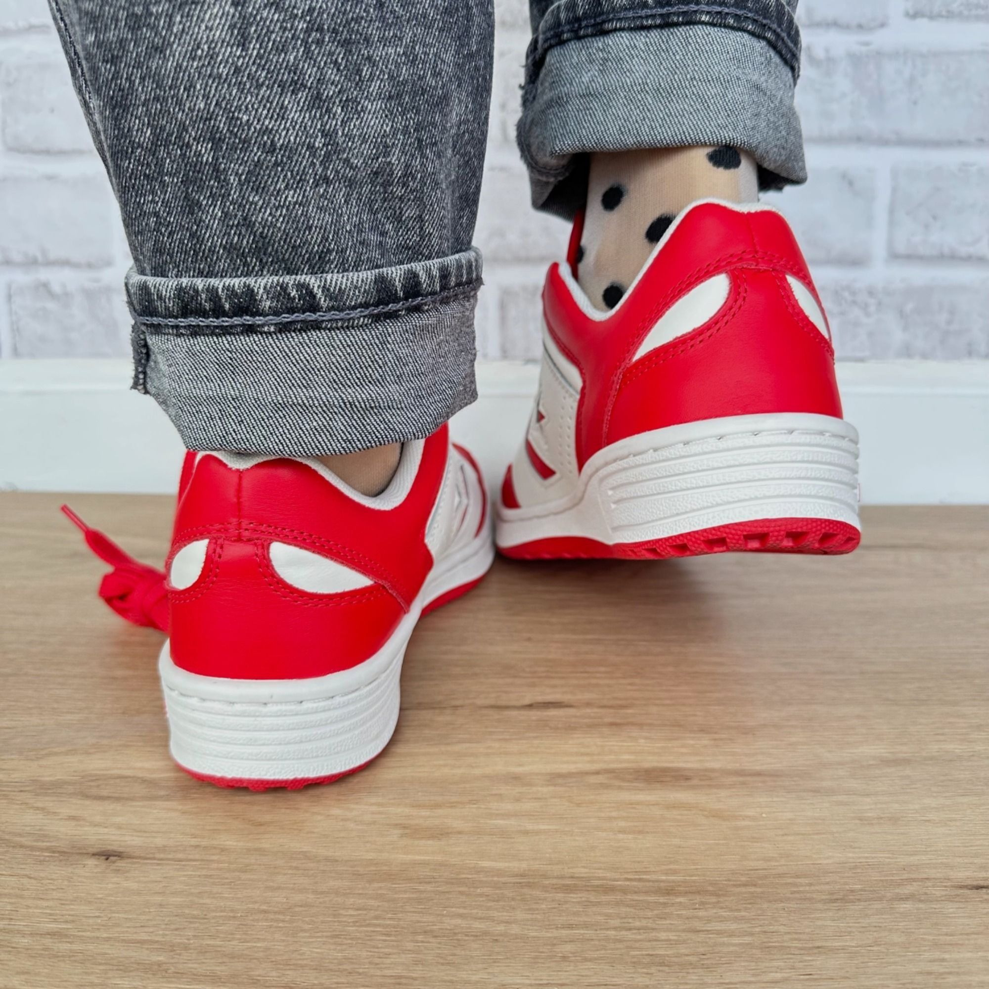 Converse Converse Weapon Low Red White 10 Womens Shoes Bird Magic Erv Size US 10 / IT 40 - 6 Thumbnail
