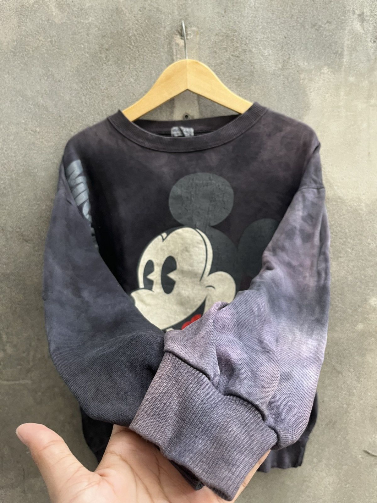 Japanese Brand Vintage Disney Mickey Mouse Faded Sweatshirt Size US XXL / EU 58 / 5 - 8 Thumbnail
