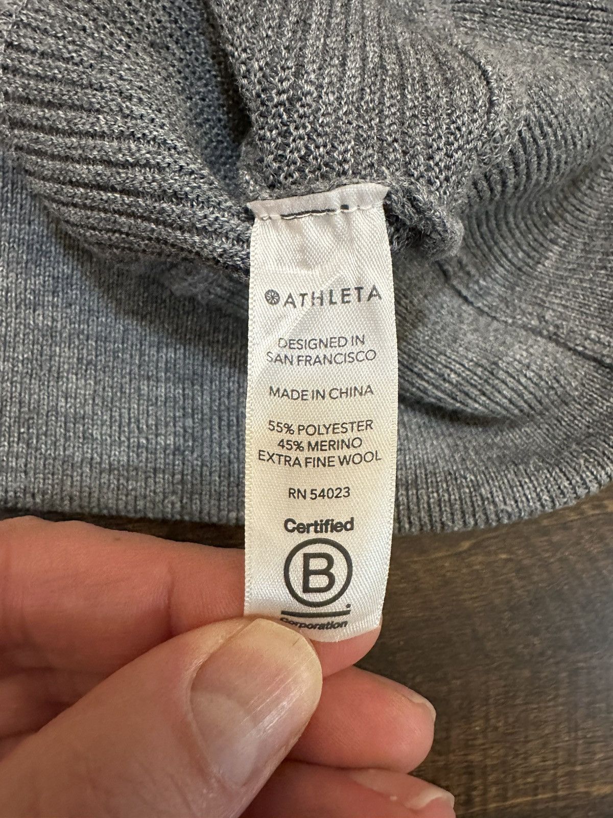 Athleta Athleta Gray Extra Fine Merino Wool Blend Sweater Size M Size M / US 6-8 / IT 42-44 - 5 Thumbnail