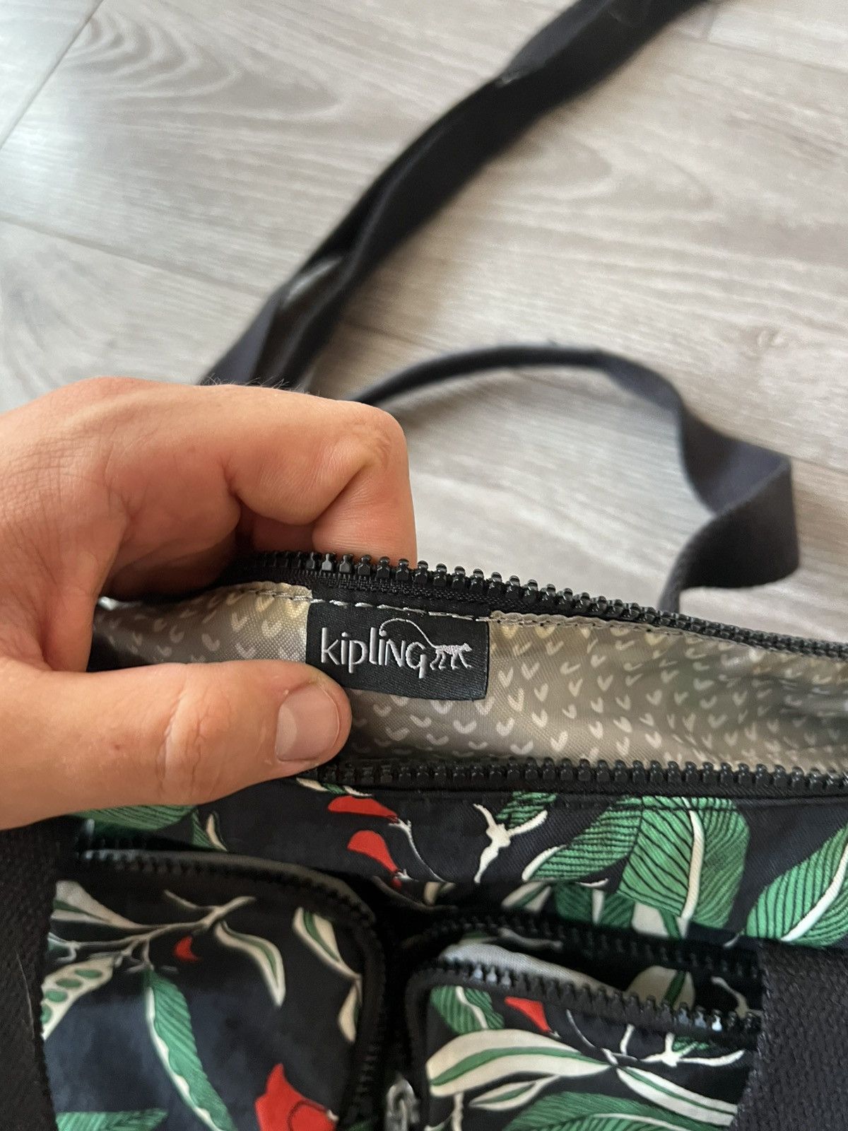 Designer ‼️Kipling with Monkey “Davina” Forest Motives Shoulders Bag‼️ Size ONE SIZE - 17 Thumbnail