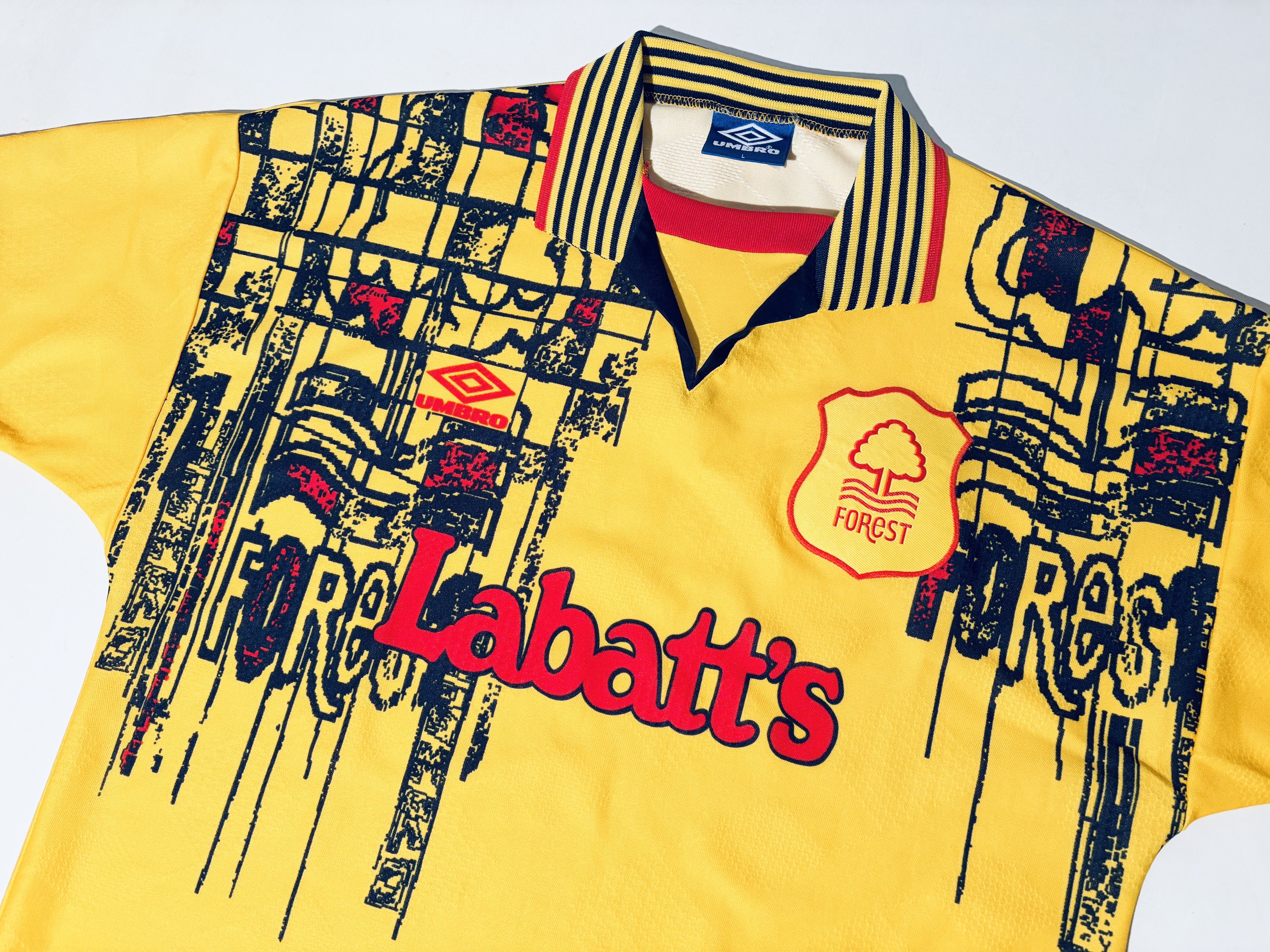 Umbro Nottingham Forest Away Football Shirt 1995 1997 Umbro 95/97 Size US L / EU 52-54 / 3 - 4 Thumbnail