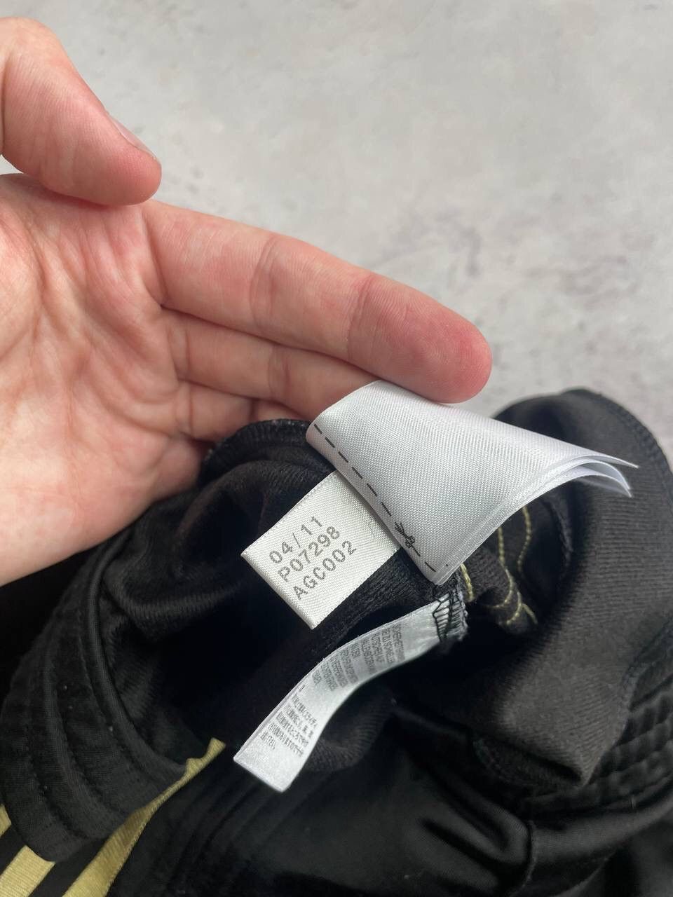 Adidas × Japanese Brand × Vintage Vintage Adidas Gold Striped Track Pants Y2K Size US 34 / EU 50 - 7 Thumbnail