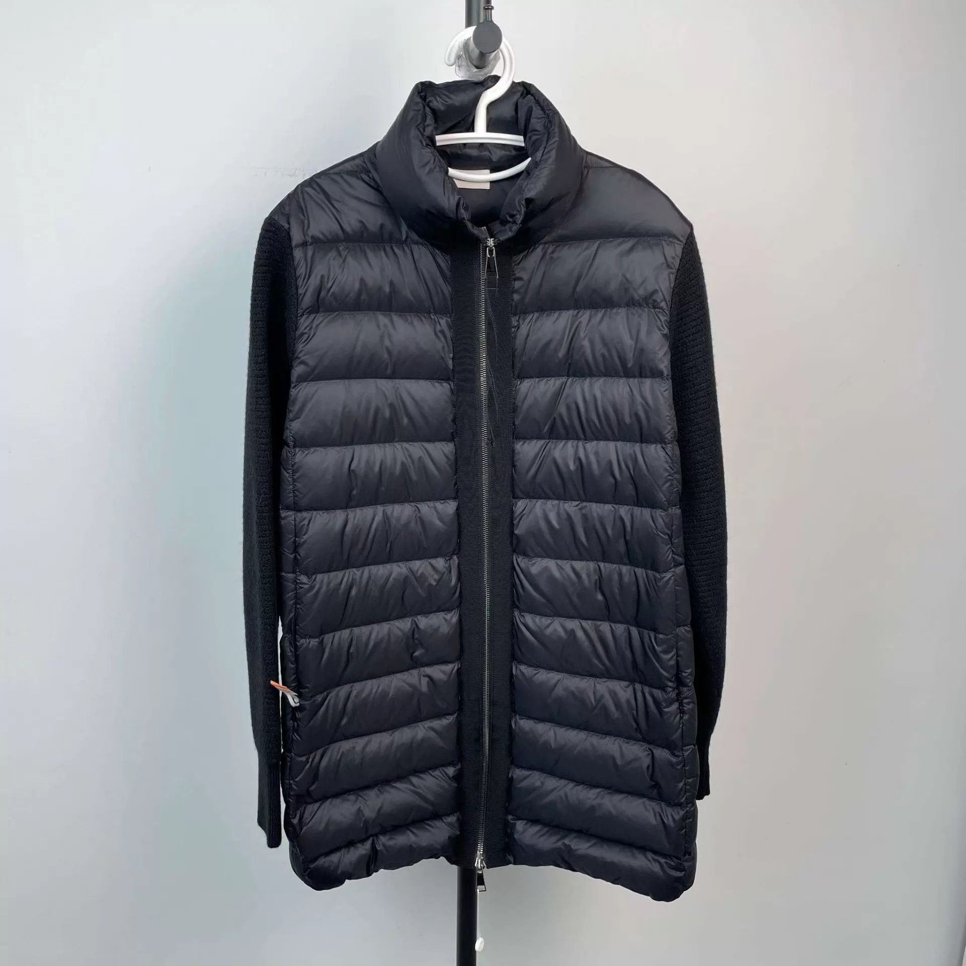 Moncler Moncler '19 Black Down Jacket L Size US L / EU 52-54 / 3 - 1 Thumbnail