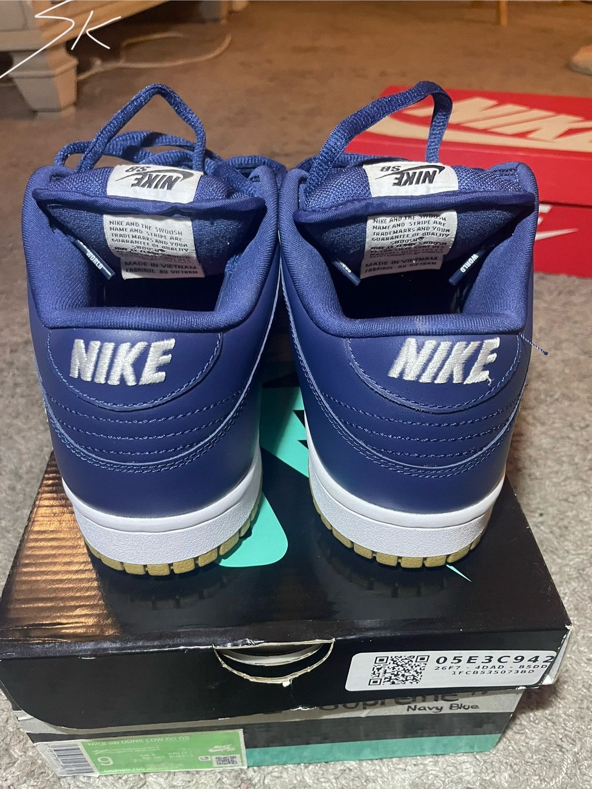 Nike Nike SB Dunk Low Supreme Jewel Swoosh Gold Size US 9 / EU 42 - 7 Thumbnail
