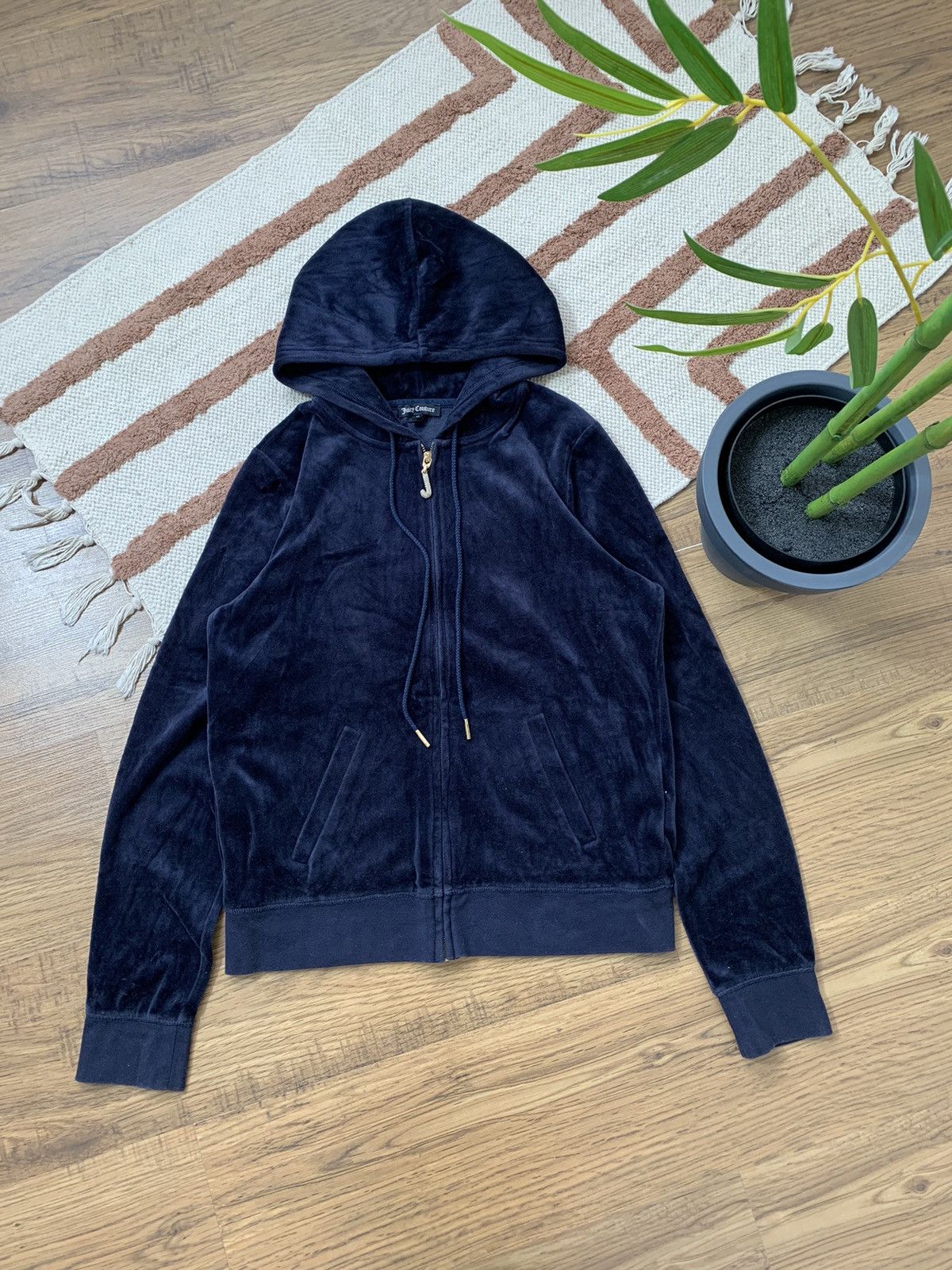 Juicy Couture VINTAGE JUICY COUTURE VELOUR BASIC ZIP UP HOODIE Size XL / US 12-14 / IT 48-50 - 5 Thumbnail