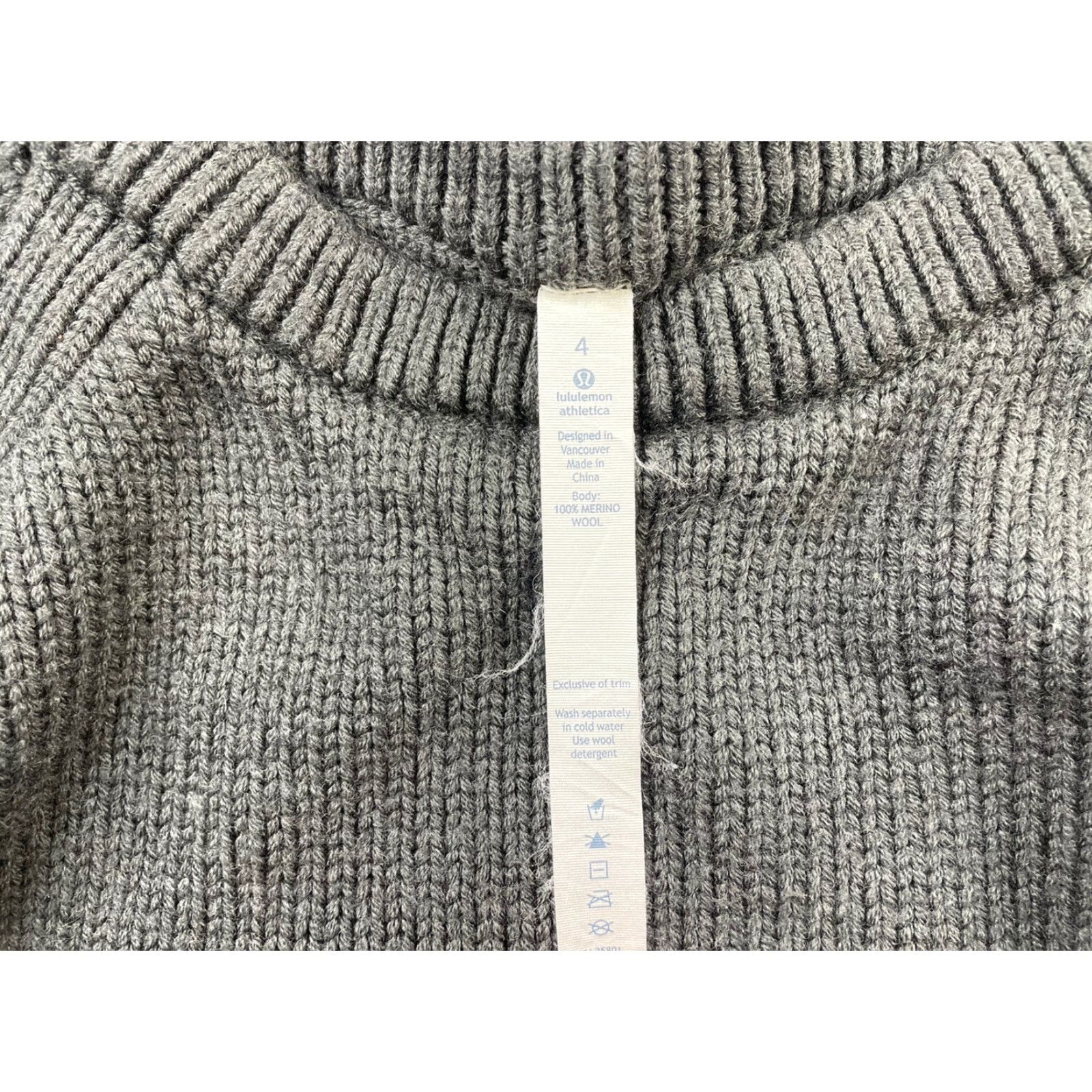 Lululemon Lululemon Athletica Gray Knit Merino Wool Pullover Sweater 4 Women Size 4 Gray Pullover Knit Heavyweight Long Sleeve Round Neck Thumbholes Vintage No Size S / US 4 / IT 40 - 4 Thumbnail