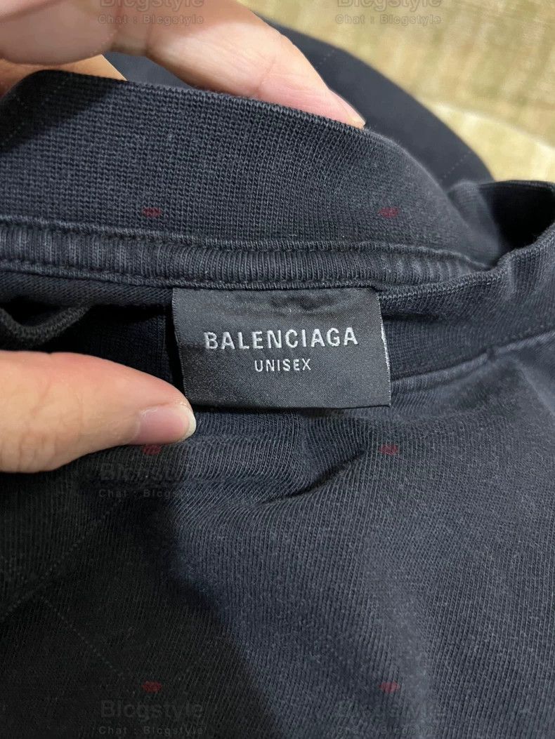 Balenciaga Balenciaga Embroidered Apple Short Sleeve T-Shirt Size US M / EU 48-50 / 2 - 5 Thumbnail
