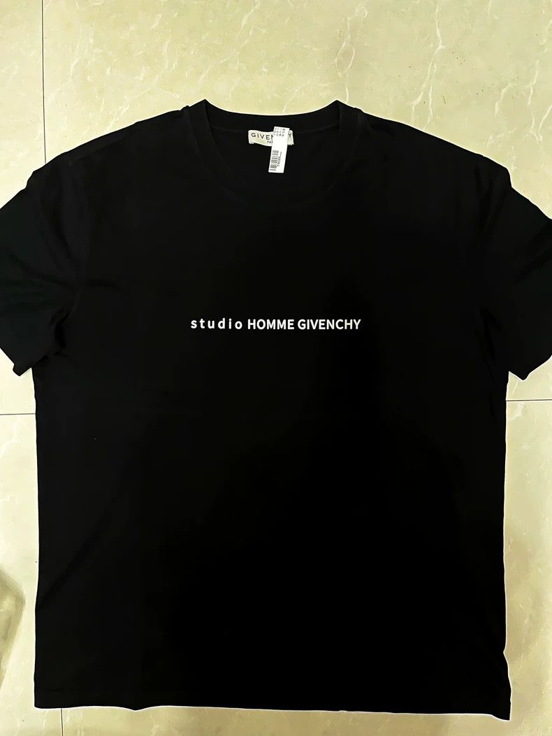 Givenchy Givenchy Black Short Sleeve 2506-Nextarrow Size US XL / EU 56 / 4 - 1 Thumbnail