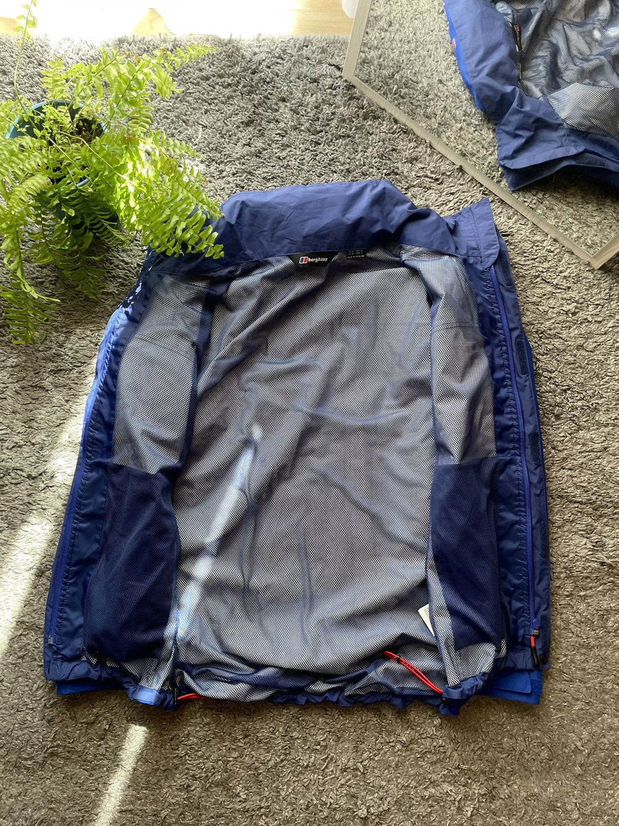 Berghaus Light Jacket Berghaus Streetwear Gorpcore Outdoor Gore-Tex Size US M / EU 48-50 / 2 - 19 Thumbnail