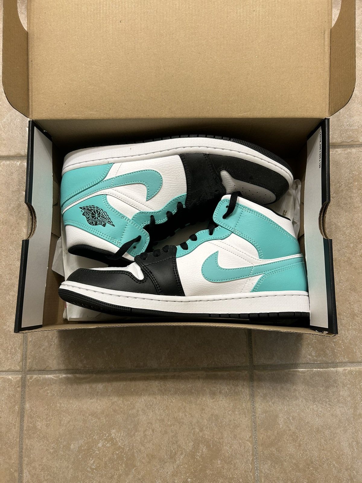 Nike Nike Air Jordan Tropical Twist mens 10.5 Size US 10.5 / EU 43-44 - 2 Thumbnail