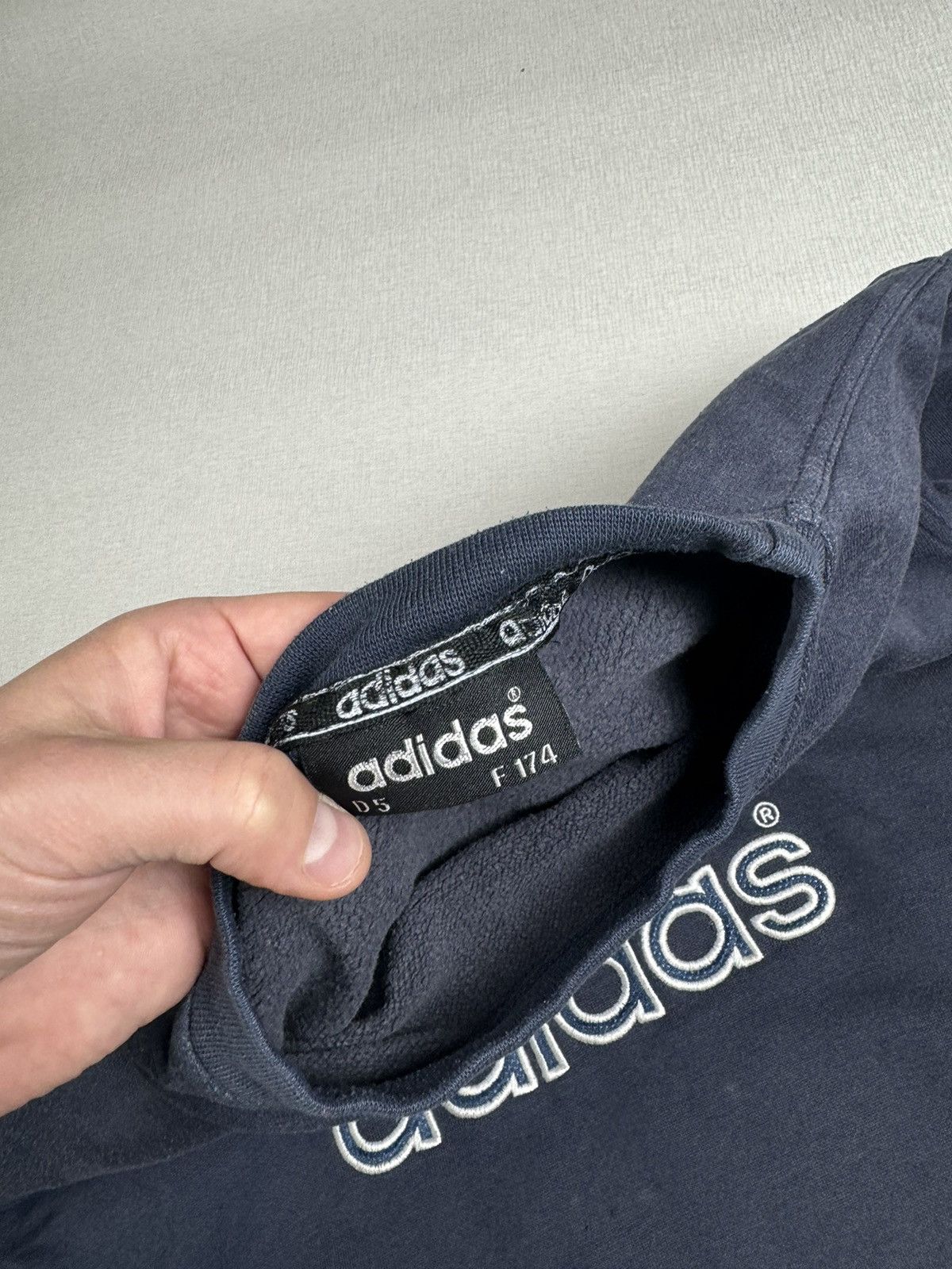 Adidas × Vintage Men’s Vintage 90’ Adidas Oversized Big Logo Sweatshirt S/M Size US M / EU 48-50 / 2 - 3 Thumbnail