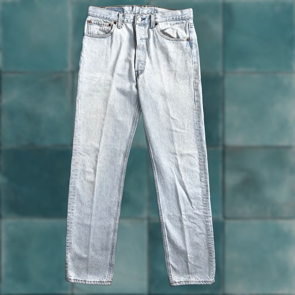 Levi's VINTAGE Levi's 501 Straight Leg Jeans Light Wash 33x34 90s USA Mens Size US 33 - 1 Thumbnail
