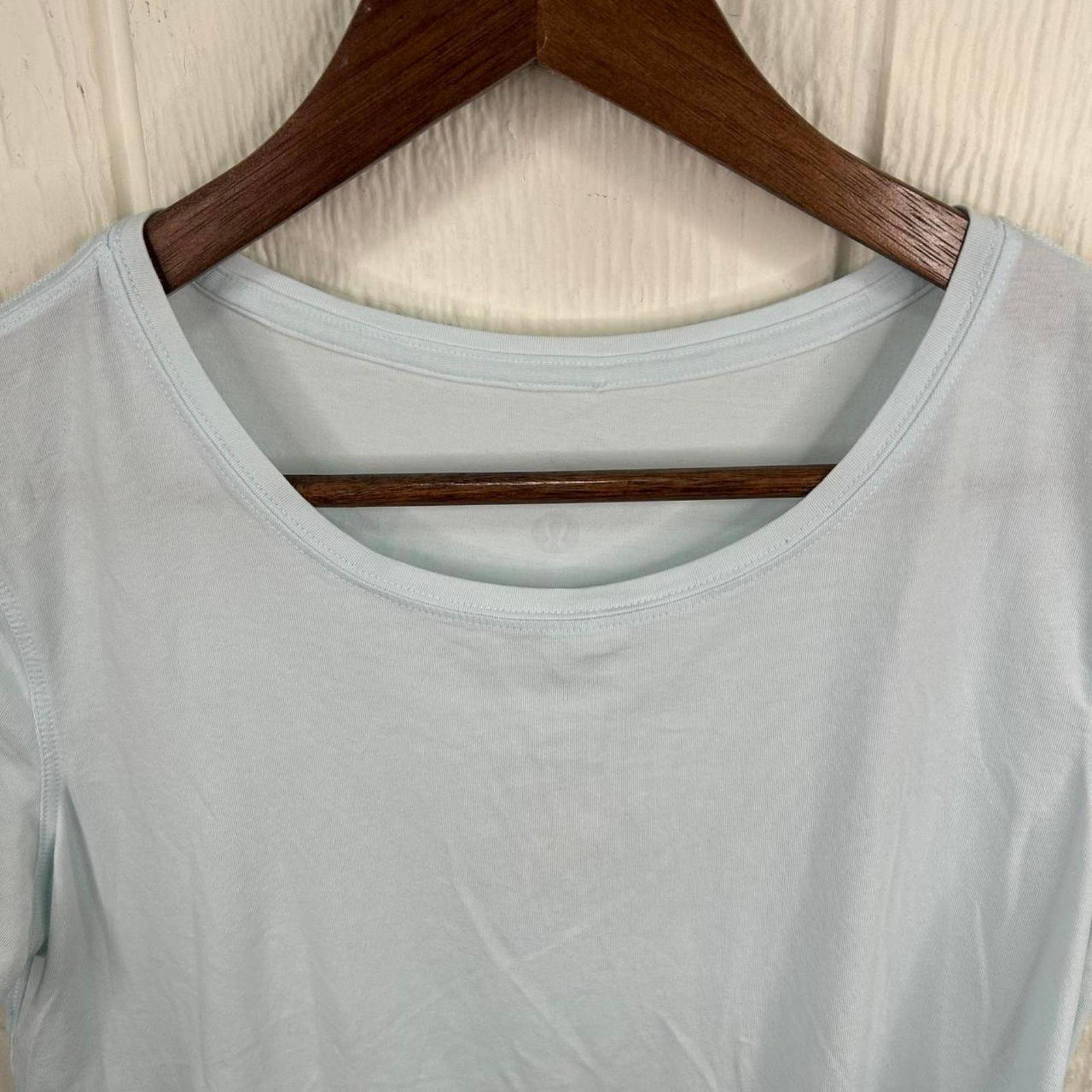 Lululemon Modern Lululemon Sky Blue Workout Athletic Tee Size 8 Size M / US 6-8 / IT 42-44 - 4 Thumbnail