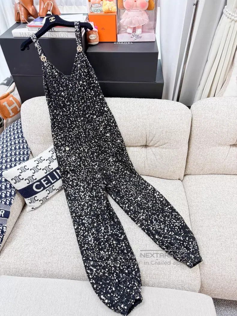 Chanel Chanel 23C early spring vacation black sequin jumpsuit Size 25" / US 0 / IT 36 - 3 Thumbnail