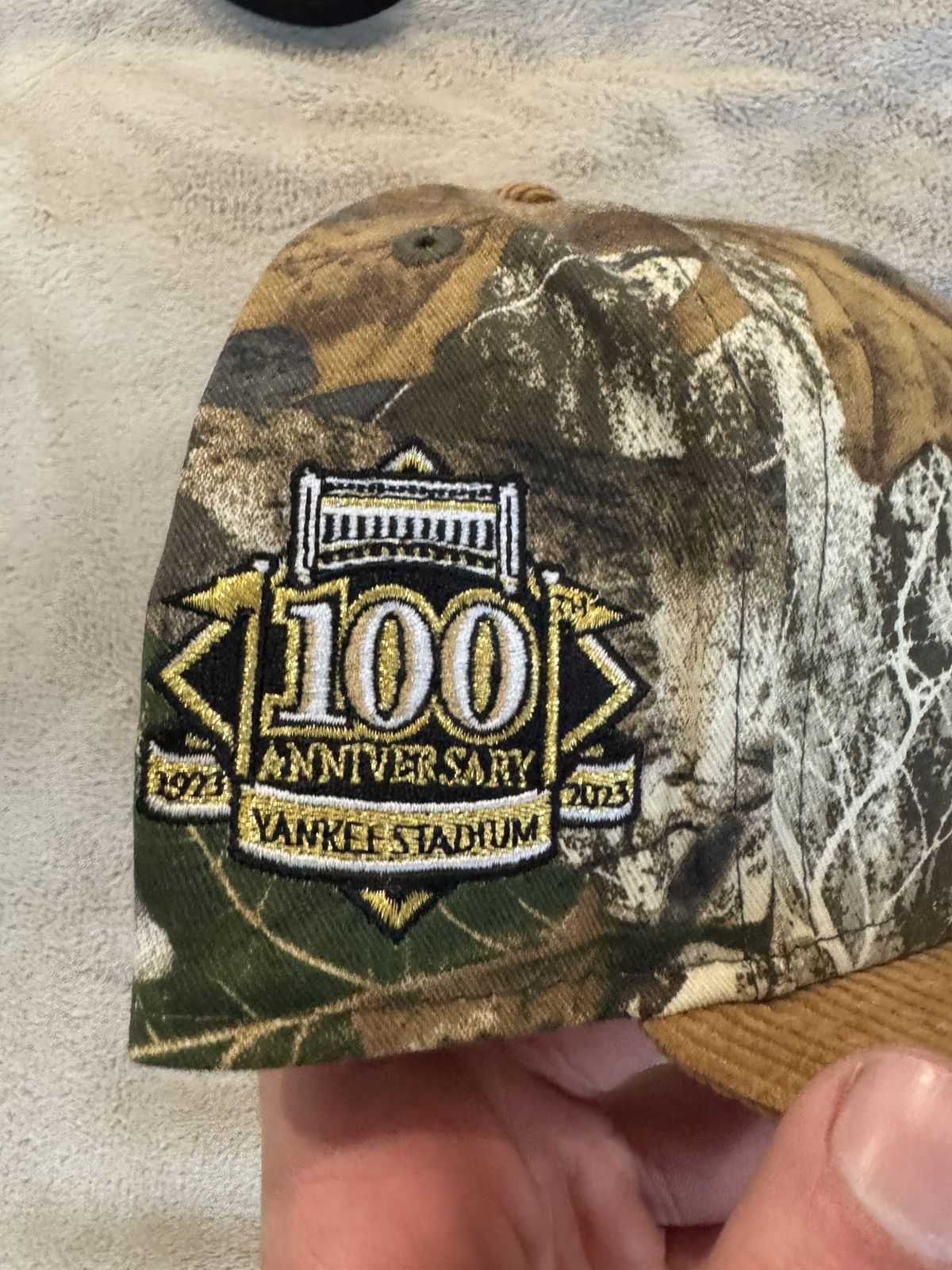 New York Yankees New era Yankee fitted camo/ corduroy size 7 5:8 Size ONE SIZE - 2 Thumbnail