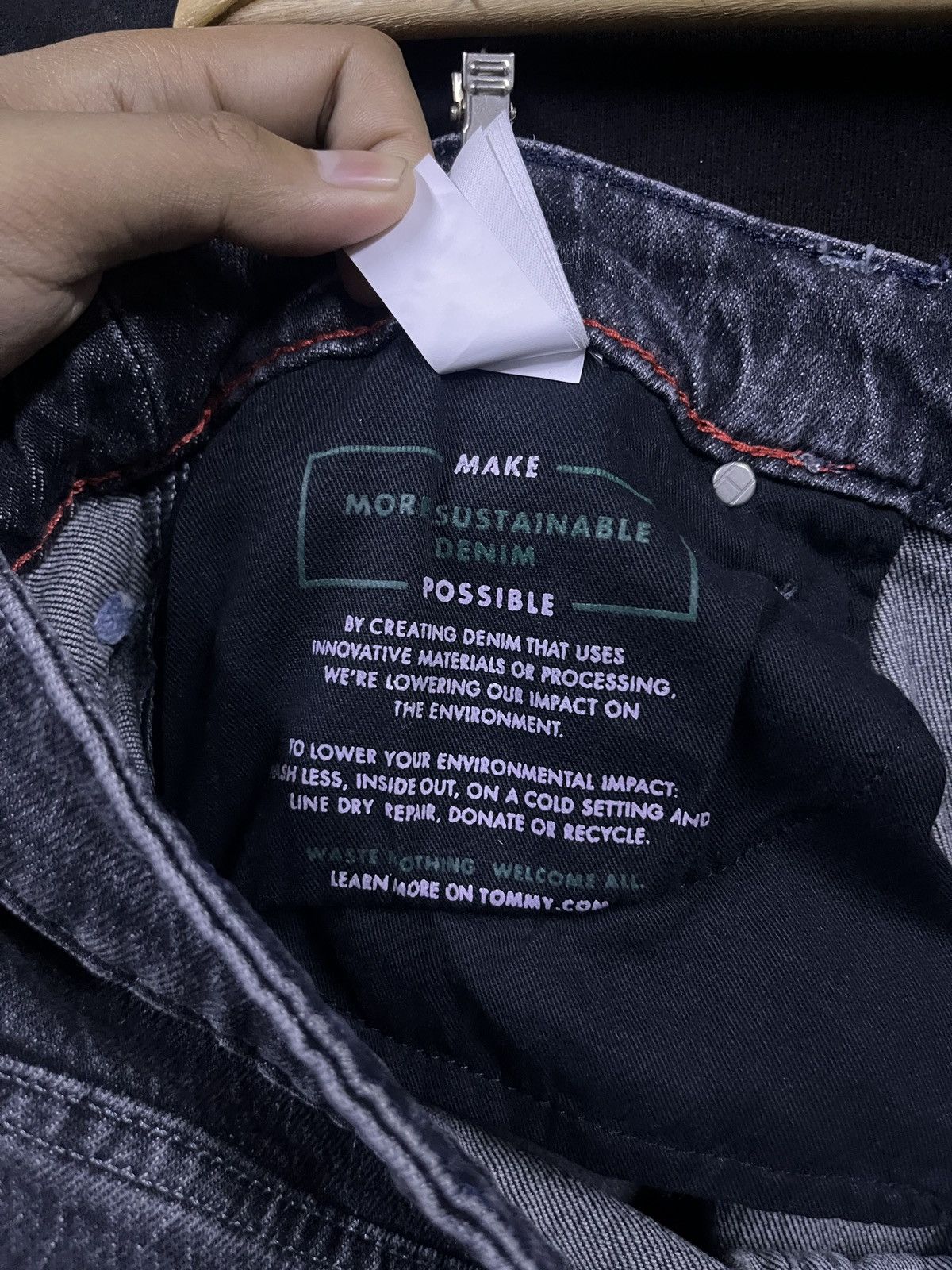 Tommy Jeans TOMMY HILFIGER BAGGY JEANS Size US 40 / EU 56 - 9 Thumbnail