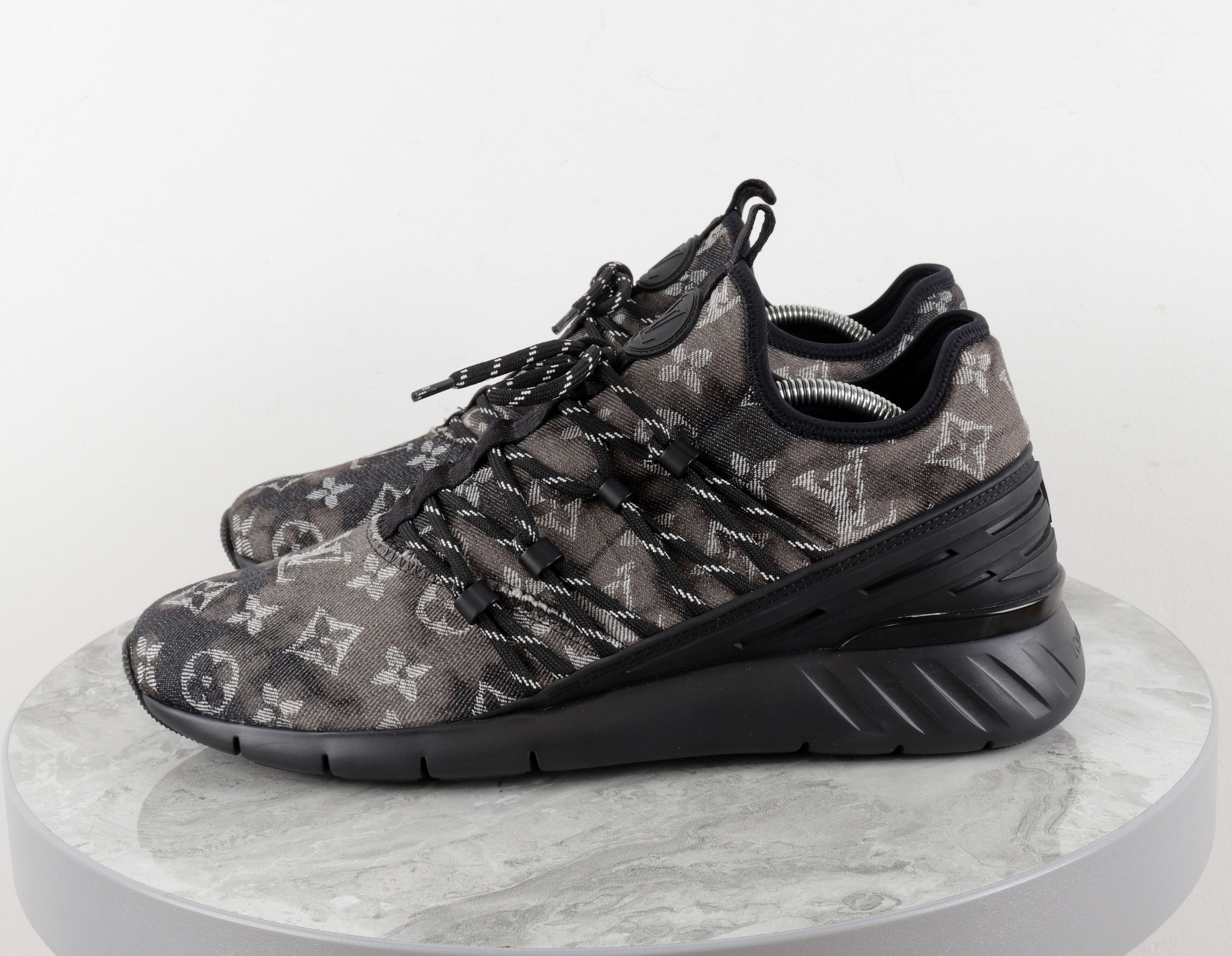 Louis Vuitton Louis Vuitton Fastlane Denim Black Monogram Sneakers Size US 9.5 / EU 42-43 - 7 Thumbnail