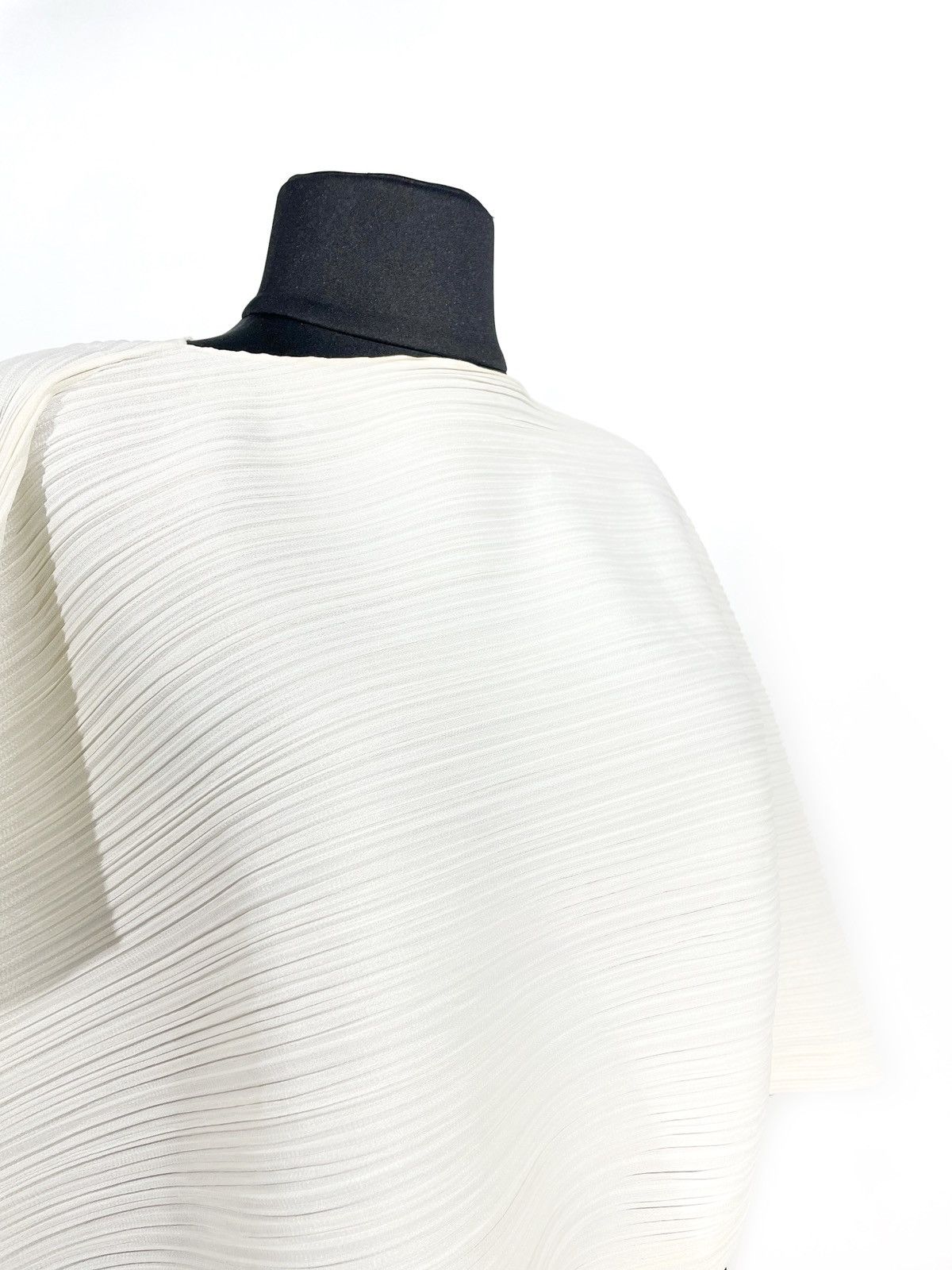 Issey Miyake × Japanese Brand Pleated Poncho Ikko Tanaka Issey Miyake Made In Japan Size 3 Size M / US 6-8 / IT 42-44 - 3 Thumbnail