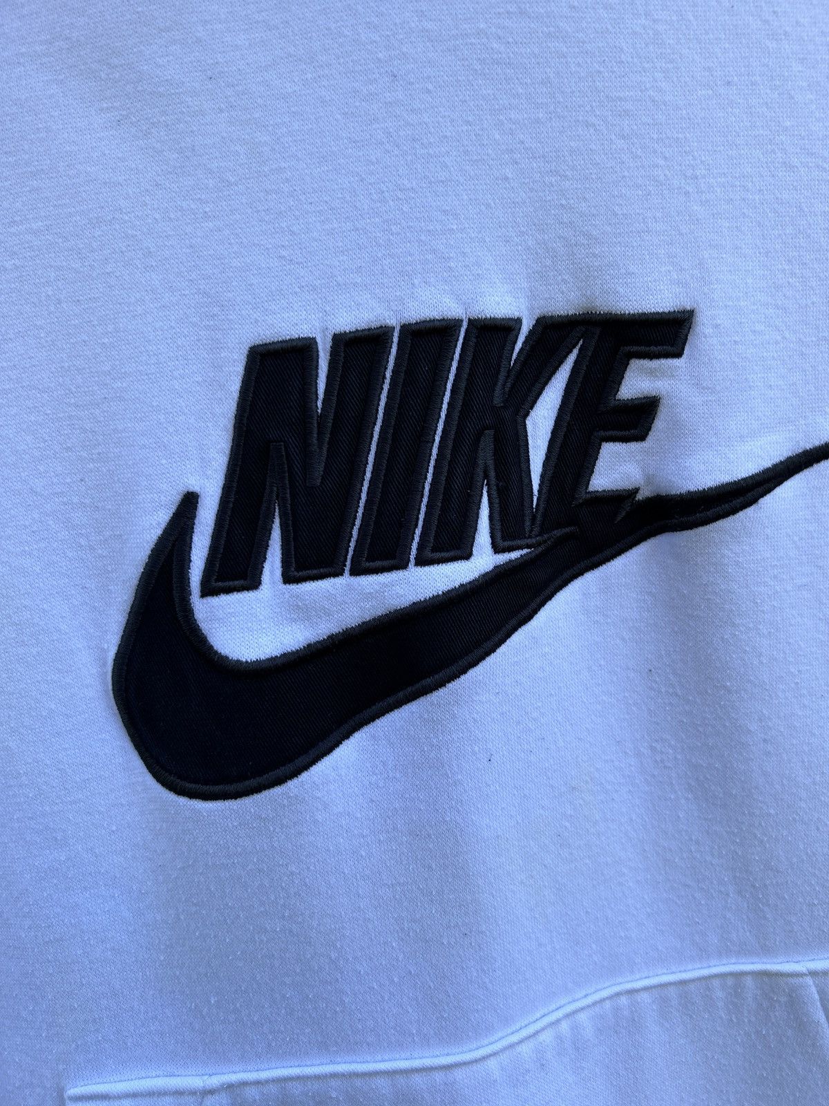 Nike 00s Vintage Nike Embroidered Center Logo Hoodie In White Size US L / EU 52-54 / 3 - 2 Thumbnail