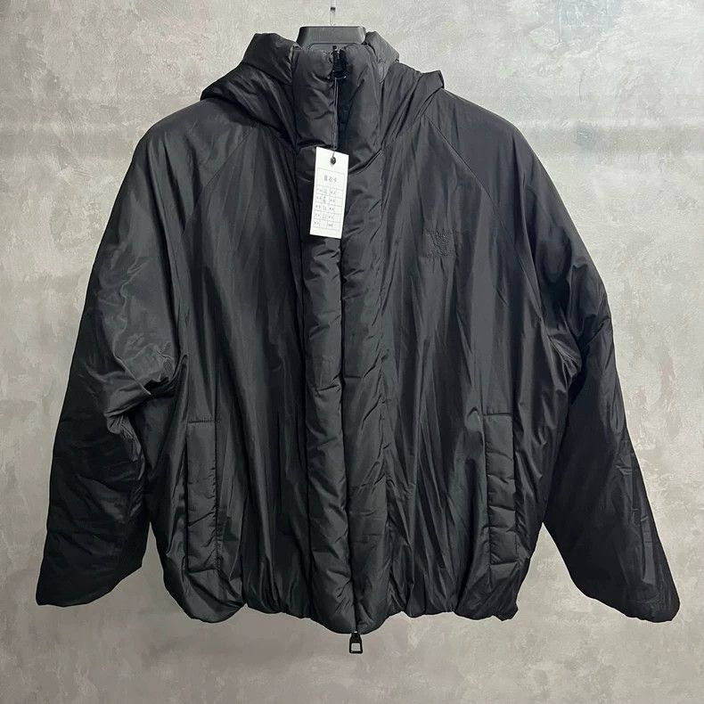 Louis Vuitton Louis Vuitton Black floral quilted jacket Size US S / EU 44-46 / 1 - 4 Thumbnail