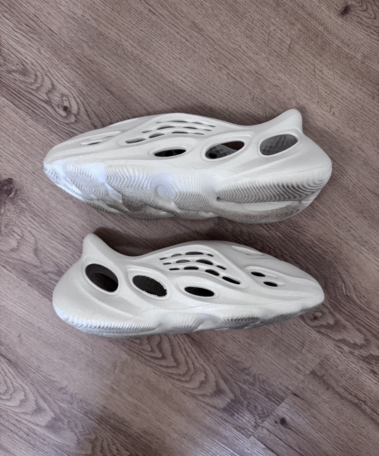 Adidas Adidas Yeezy Foam RNNR Sand Size US 10 / EU 43 - 5 Thumbnail