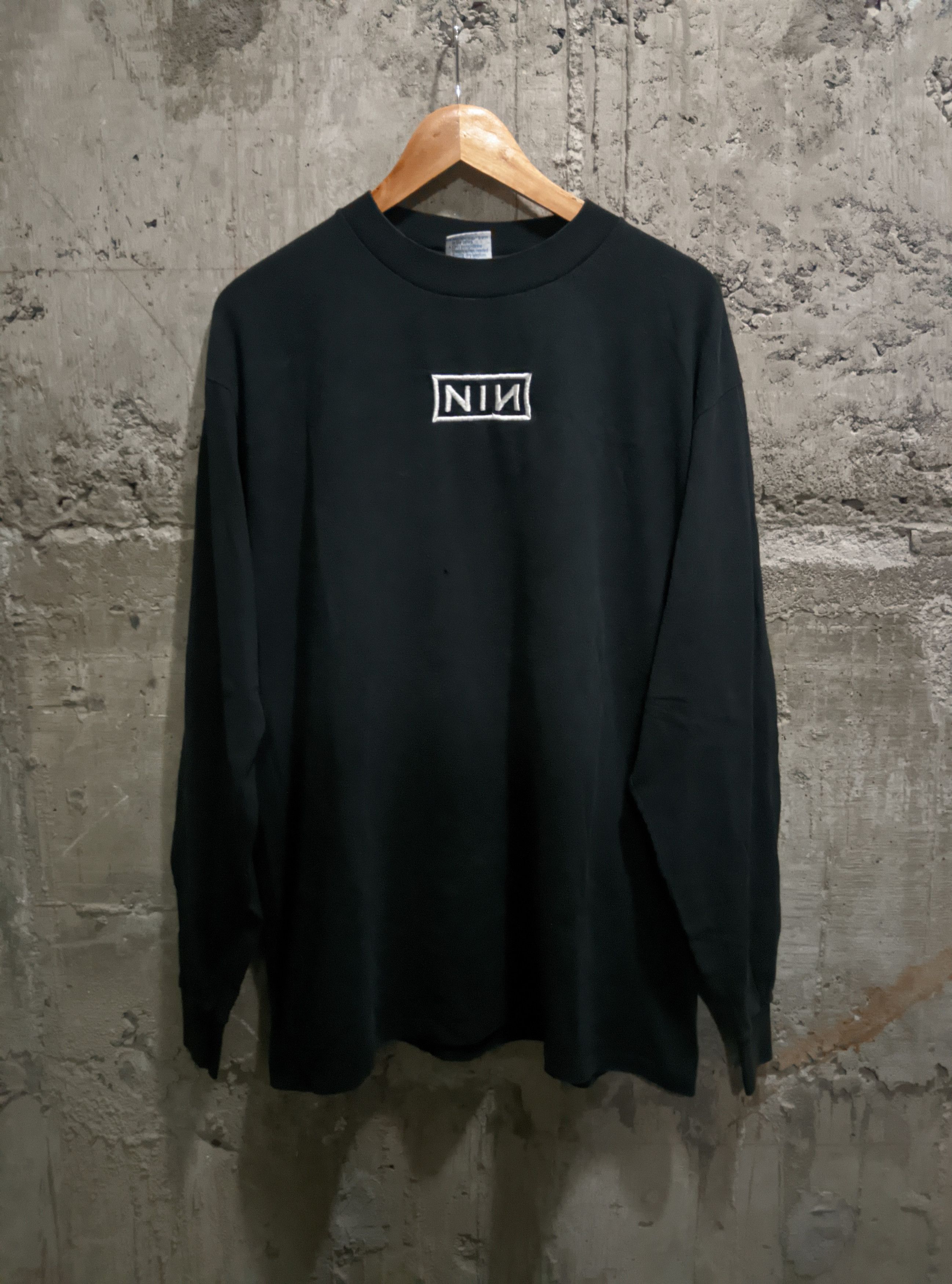 Band Tees Vintage 90s nine inch nails nin industrial metal embroidery Size US XL / EU 56 / 4 - 1 Thumbnail
