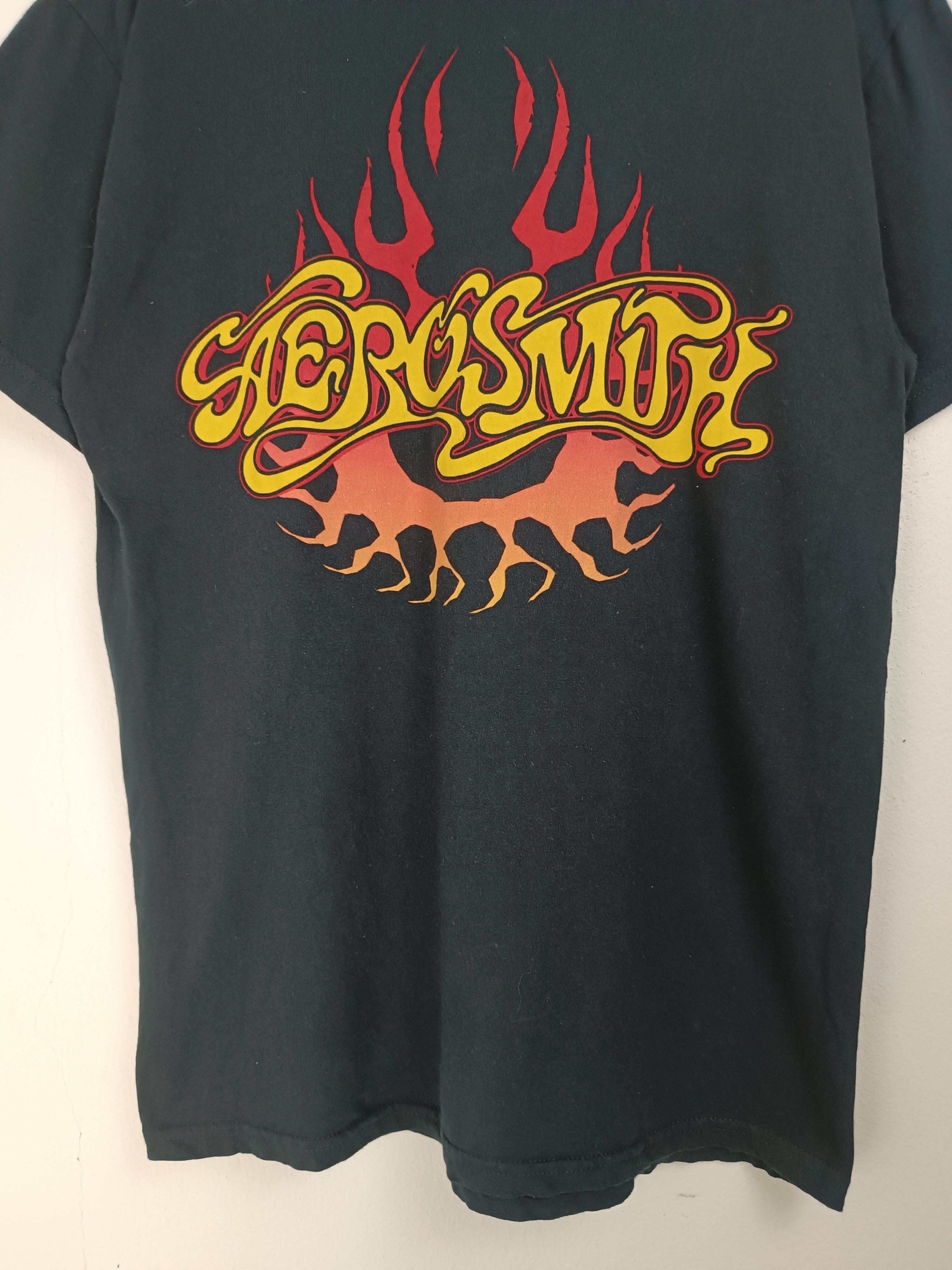 Band Tees VINTAGE AEROSMITH FLAMING LOGO TEE kiss bon jovi scorpions Size US M / EU 48-50 / 2 - 9 Thumbnail