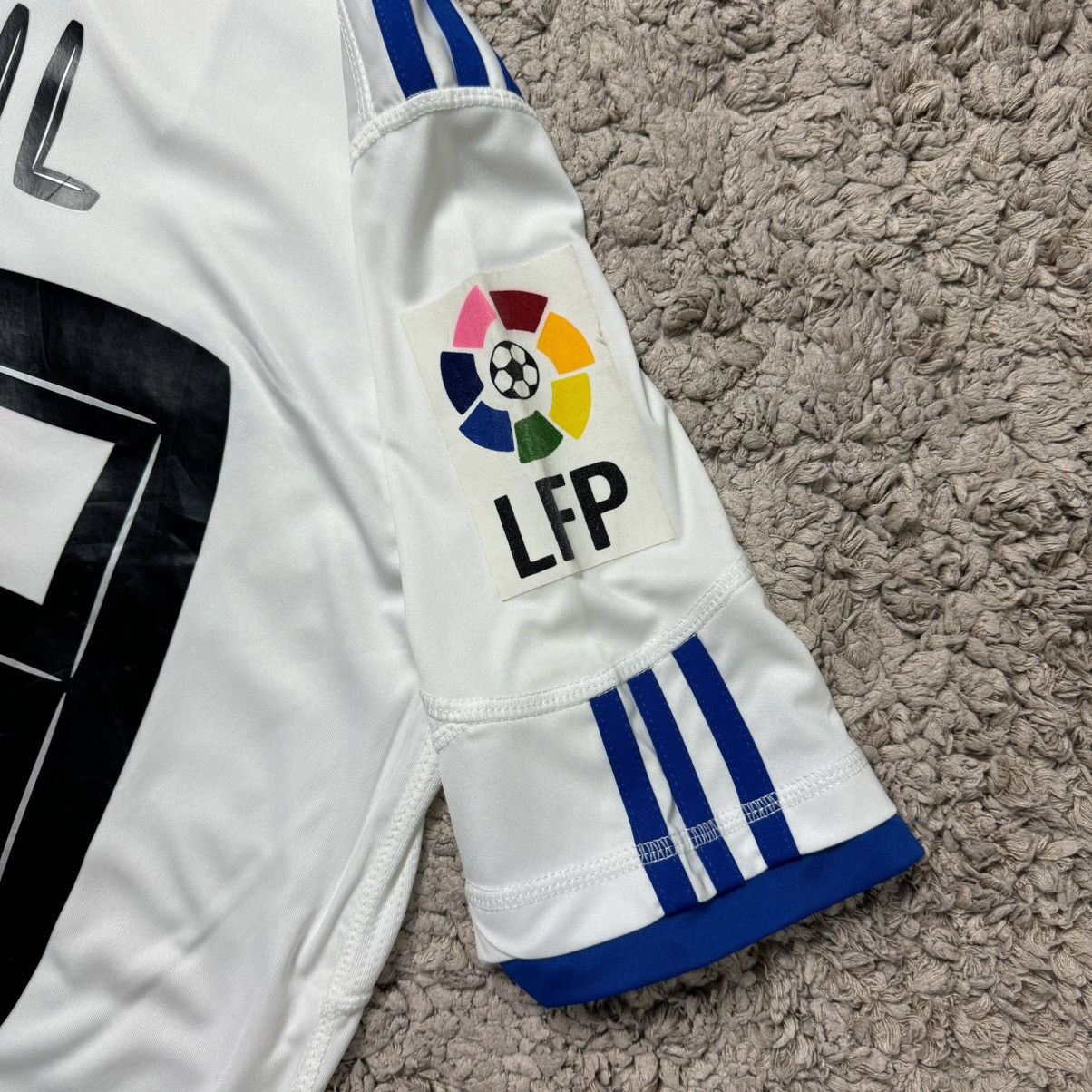 Adidas Vintage Real Madrid ‘OZIL’ Home Jersey Size US S / EU 44-46 / 1 - 15 Thumbnail