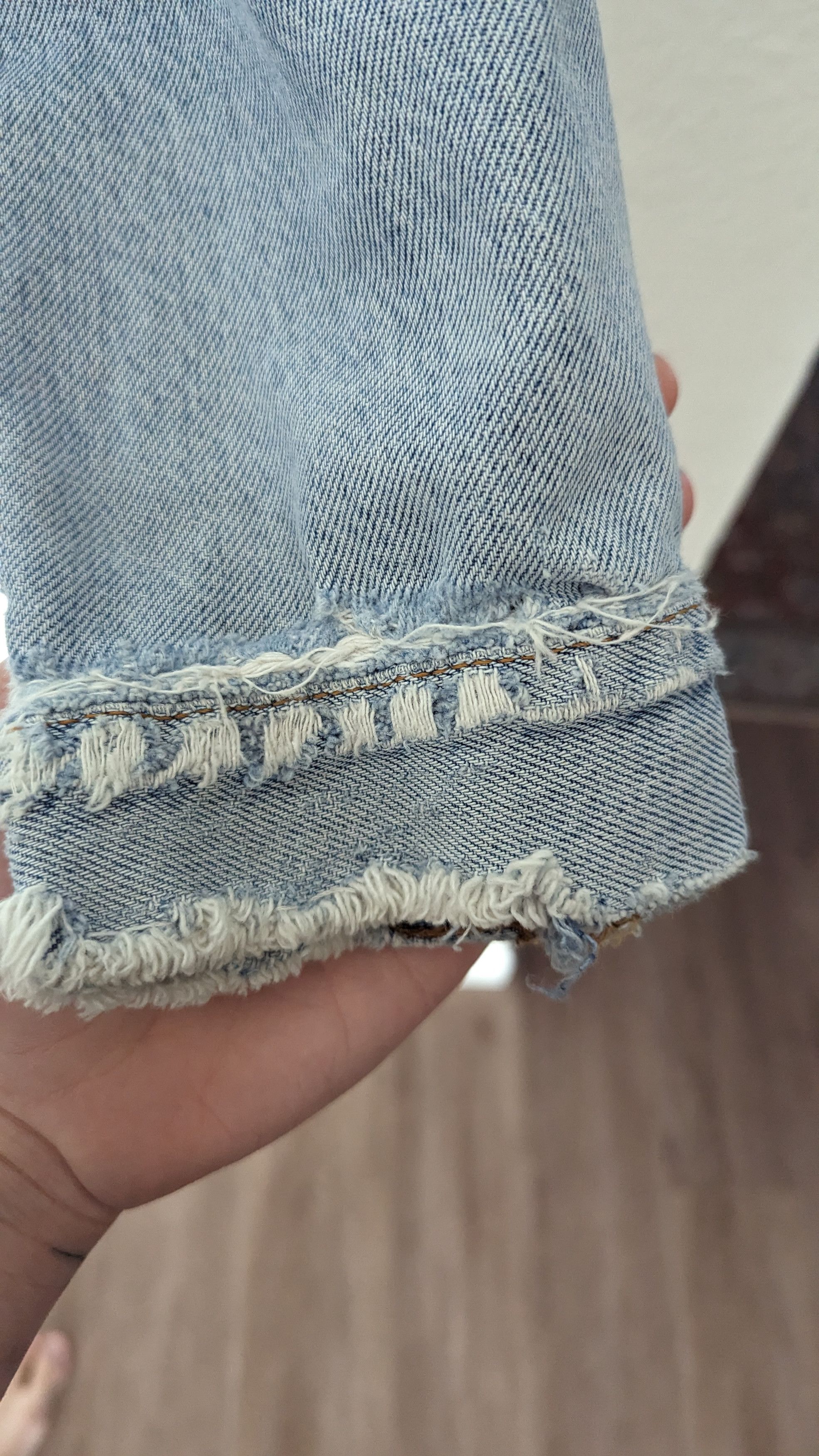 Levi's Late 80s Light Wash Distressed Trucker Size US S / EU 44-46 / 1 - 6 Thumbnail