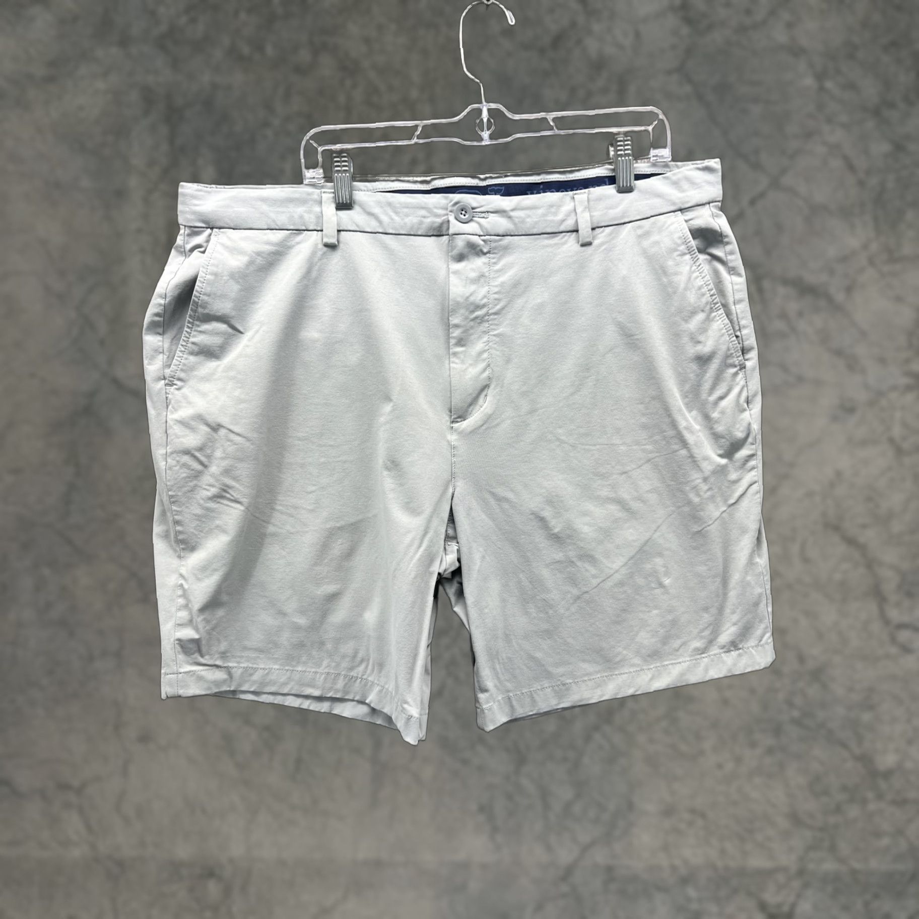 Vineyard Vines Vineyard Vines Shorts Mens 40 Gray Performance Chino Stretch 9 Inseam Casual Size US 40 / EU 56 - 1 Thumbnail