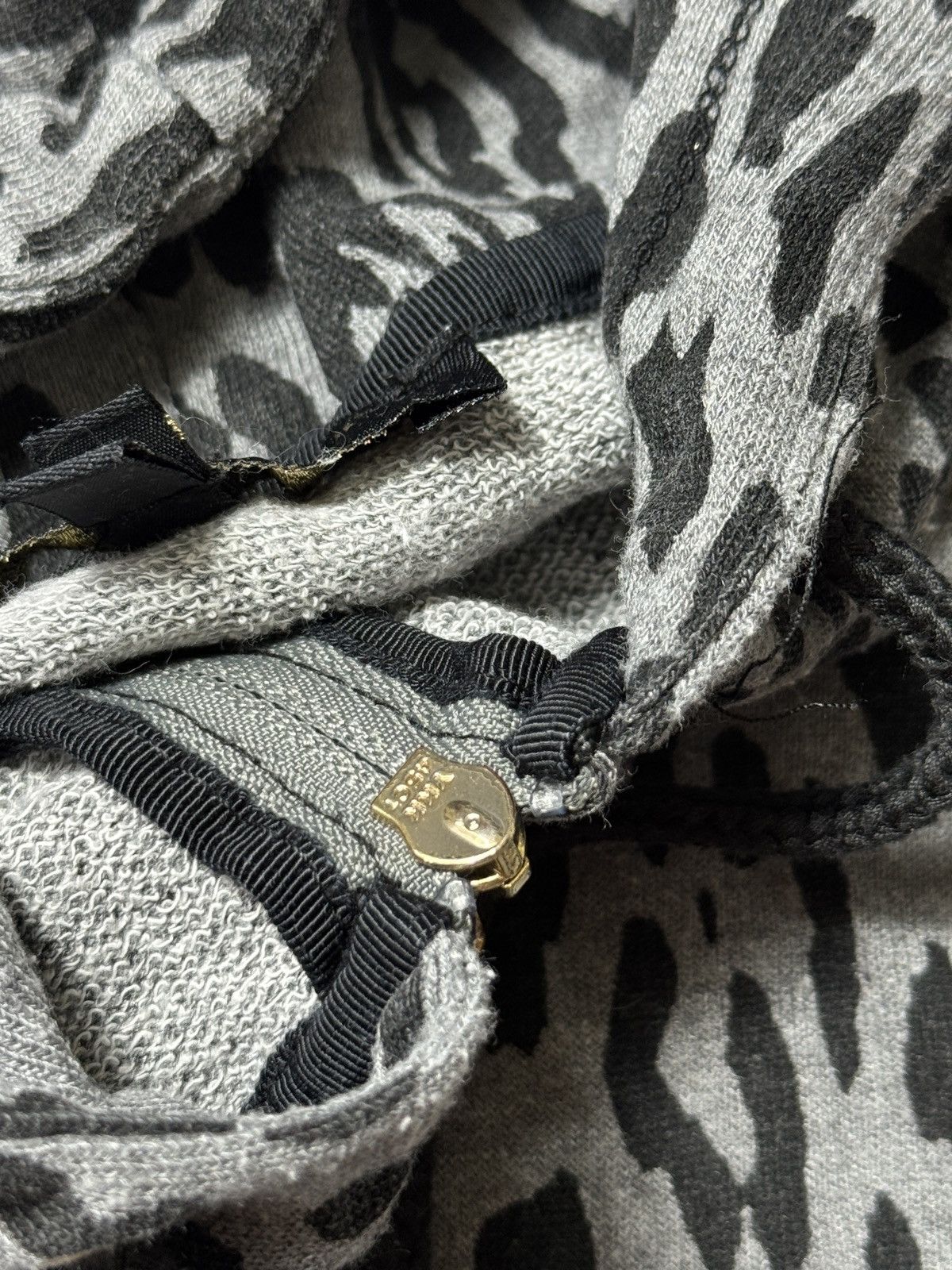 Juicy Couture JUICY COUTURE LEOPARD PRINT HOODIE&PANTS SET TRACKSUIT Size XL / US 12-14 / IT 48-50 - 7 Thumbnail