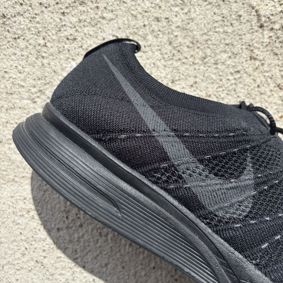 Nike Men's Nike Black Flyknit Trainer Triple Black YeKnit - 10.5 Size US 10.5 / EU 43-44 - 4 Thumbnail