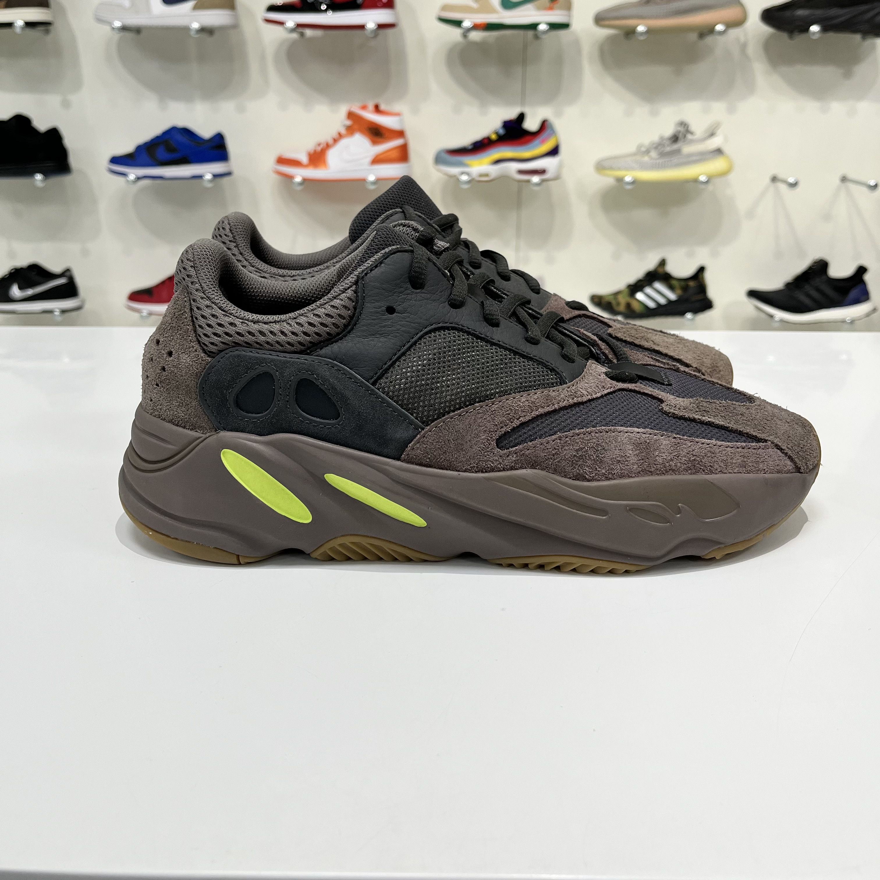 Adidas Adidas Yeezy Boost 700 Mauve Size US 11 / EU 44 - 7 Thumbnail