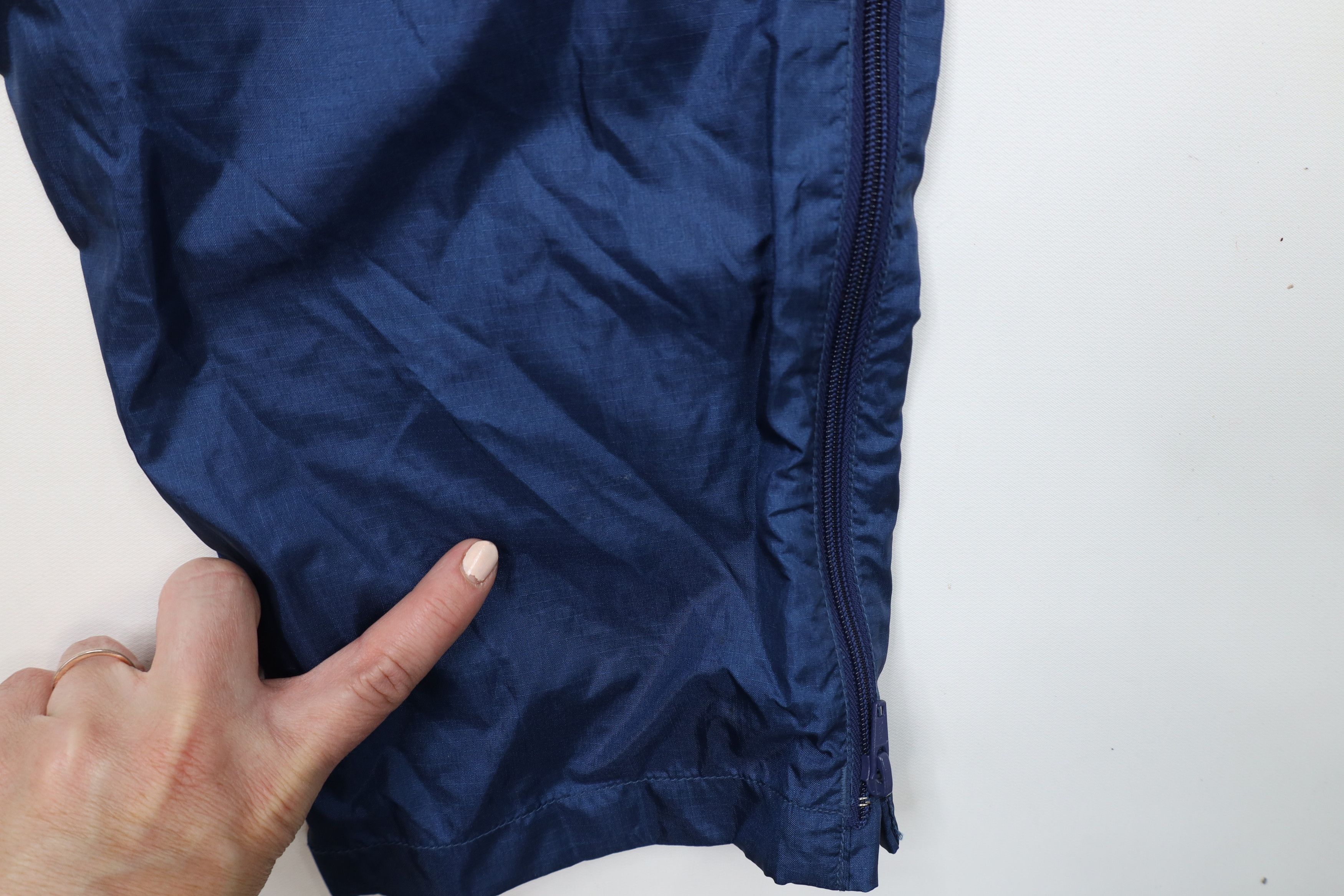 Eddie Bauer × Vintage Vintage 90s Eddie Bauer Windbreaker Rain Pants Navy Blue Size US 32 / EU 48 - 13 Thumbnail