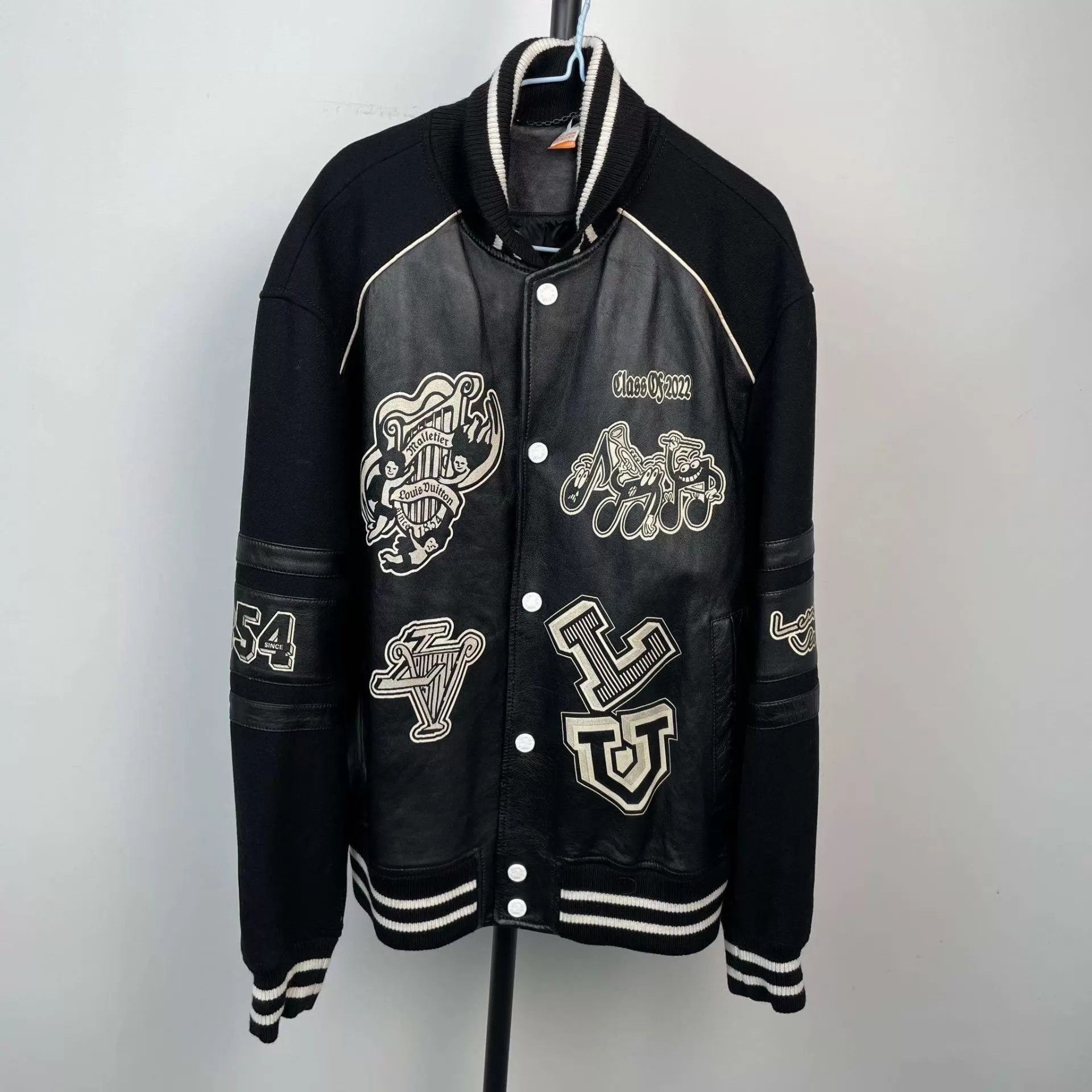 Louis Vuitton 95 New LV Baseball Jacket Black 54 Size US L / EU 52-54 / 3 - 1 Thumbnail