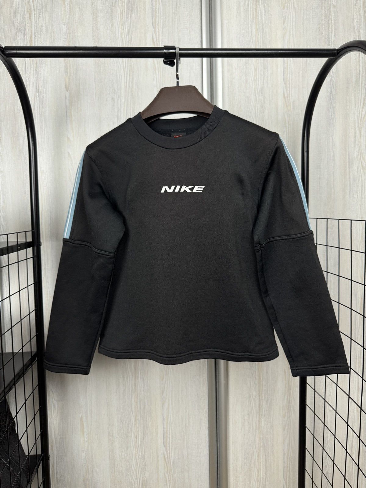 Nike 90s rare Vintage NIKE center logo black sweatshirt women's Size S / US 4 / IT 40 - 1 Thumbnail