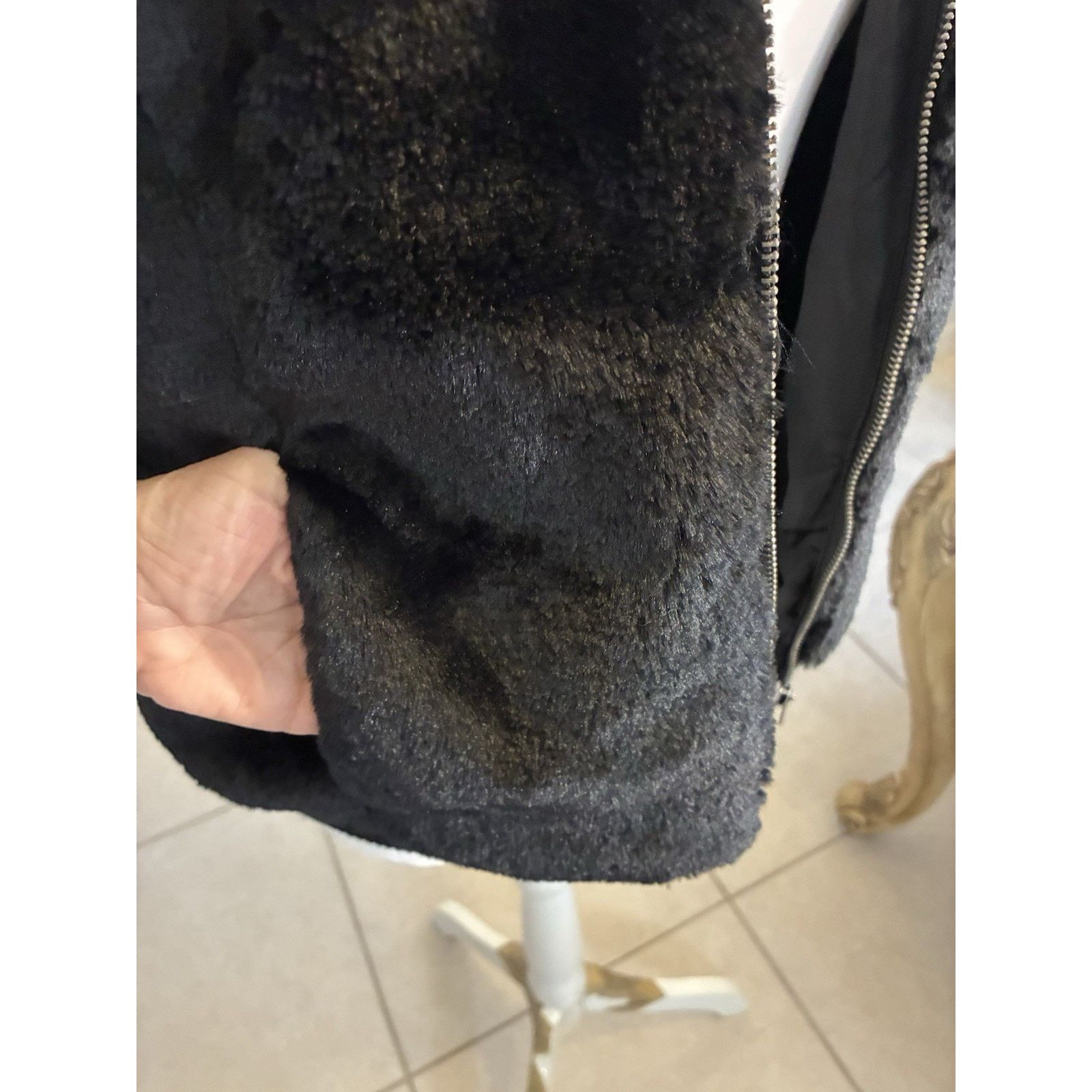 Talbots NEW Talbots Faux Fur Vest S Black Sleeveless Luxury Minimal Size S / US 4 / IT 40 - 12 Thumbnail
