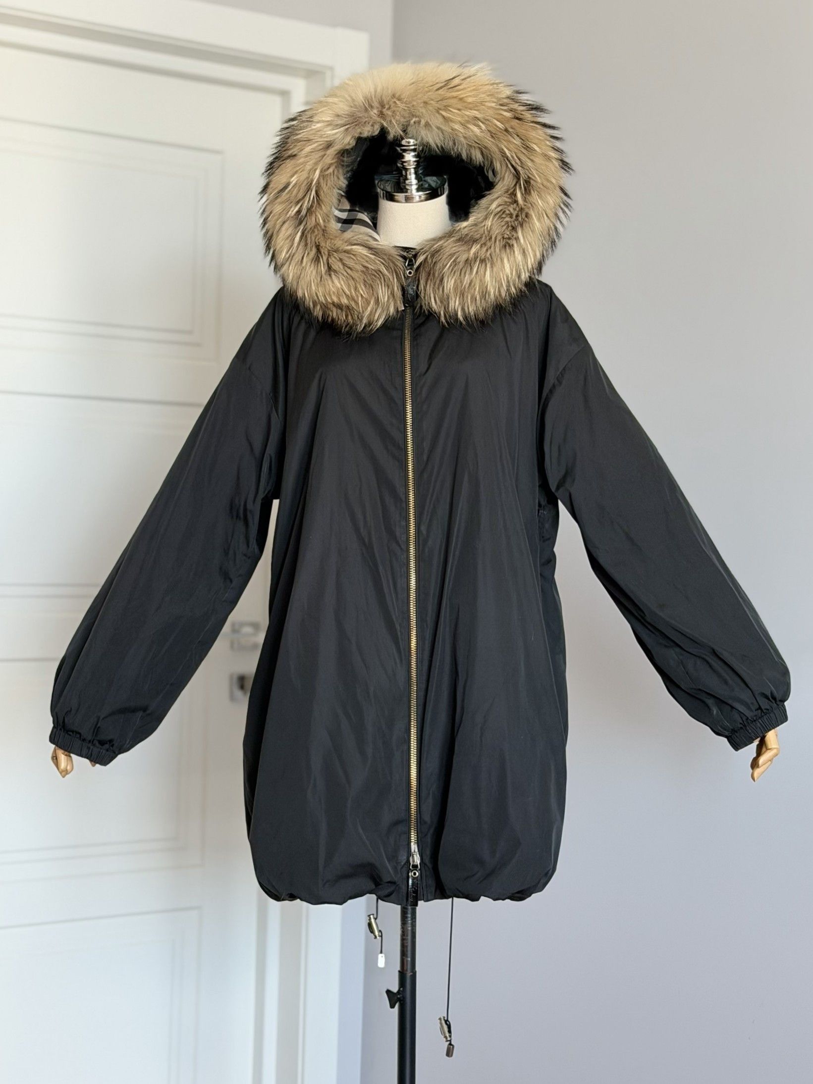Burberry BURBERRY London Hooded Jacket With Removable Fur Black Size M / US 6-8 / IT 42-44 - 1 Thumbnail