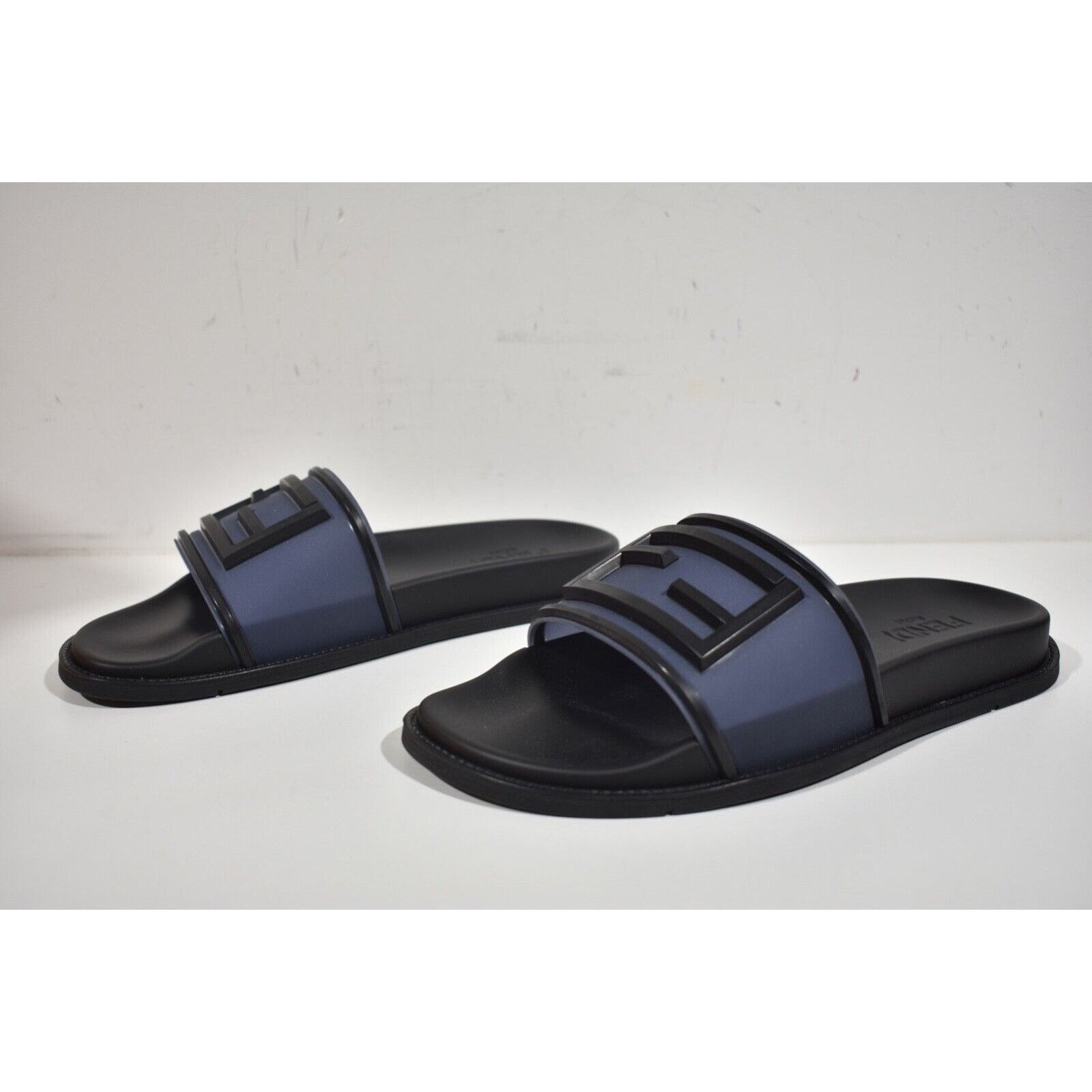 Fendi Fendi Mens Baguette Rubber Flat Sandal Flip Flop UK 7 US 8 Size US 8 / EU 41 - 10 Thumbnail