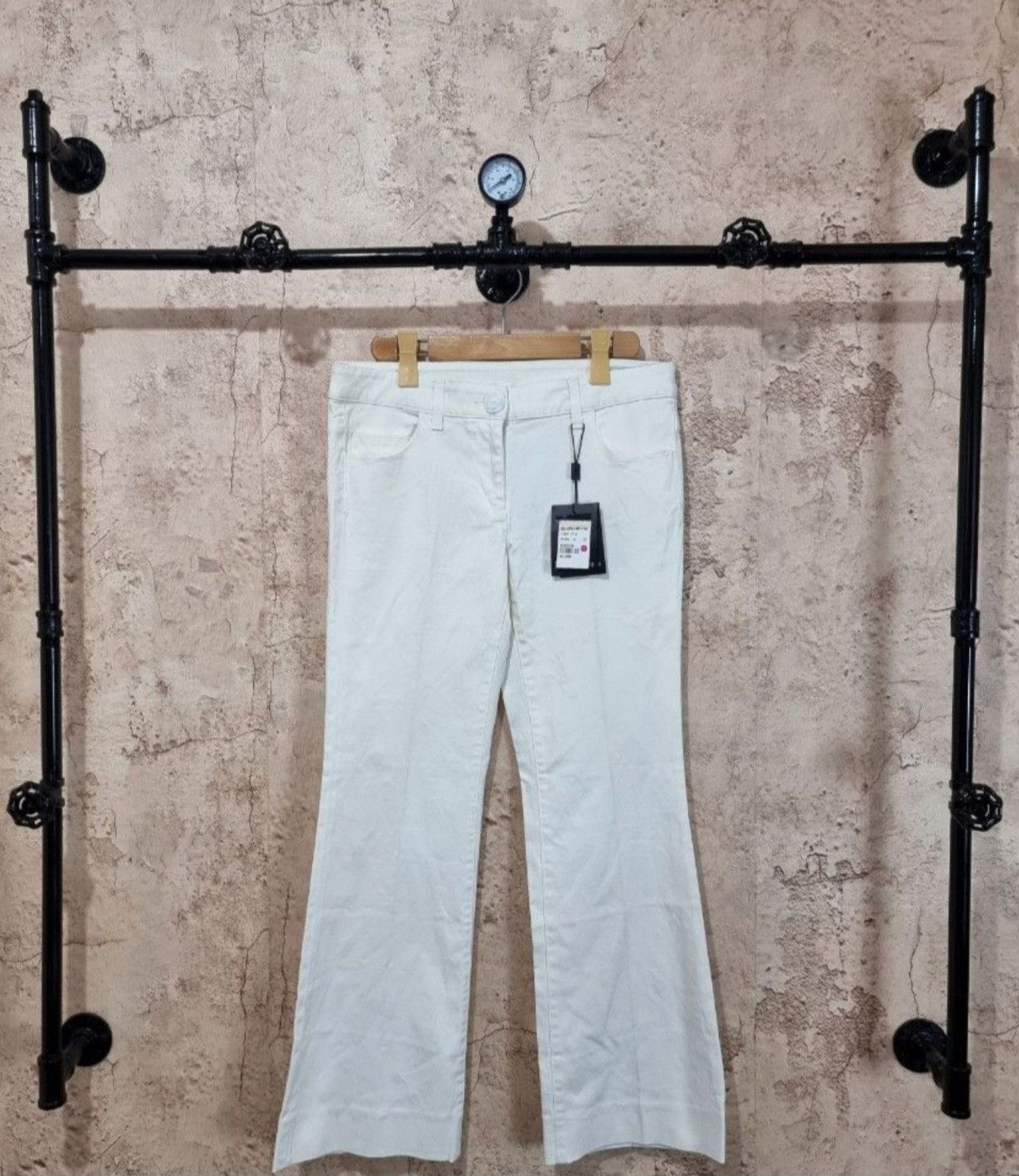 Tom Ford × Yves Saint Laurent Yves Saint Laurent White Boot Cut pants Size 27" / US 4 / IT 40 - 1 Thumbnail